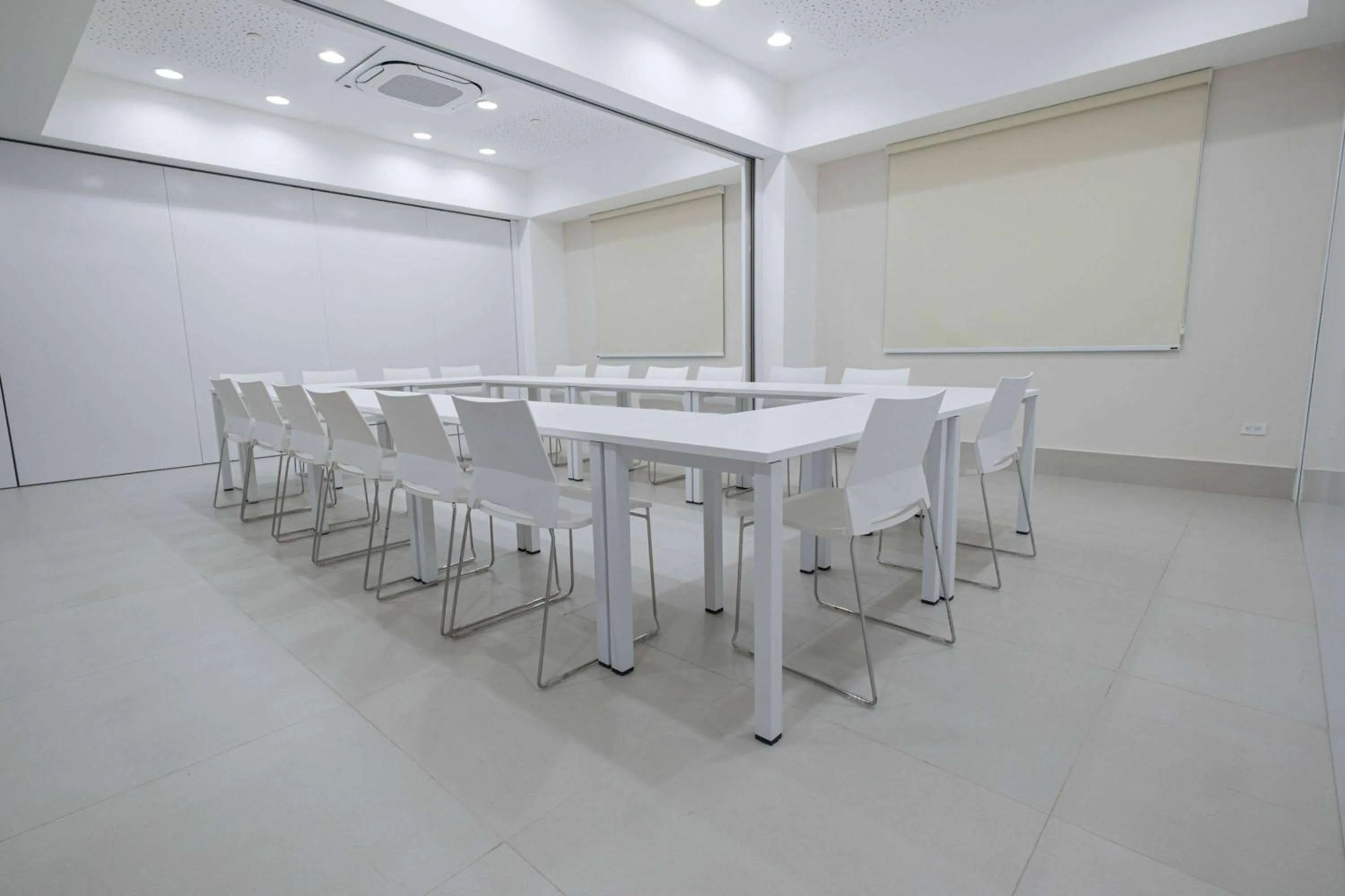 Meeting/conference room in Super 8 by Wyndham Manzanillo
