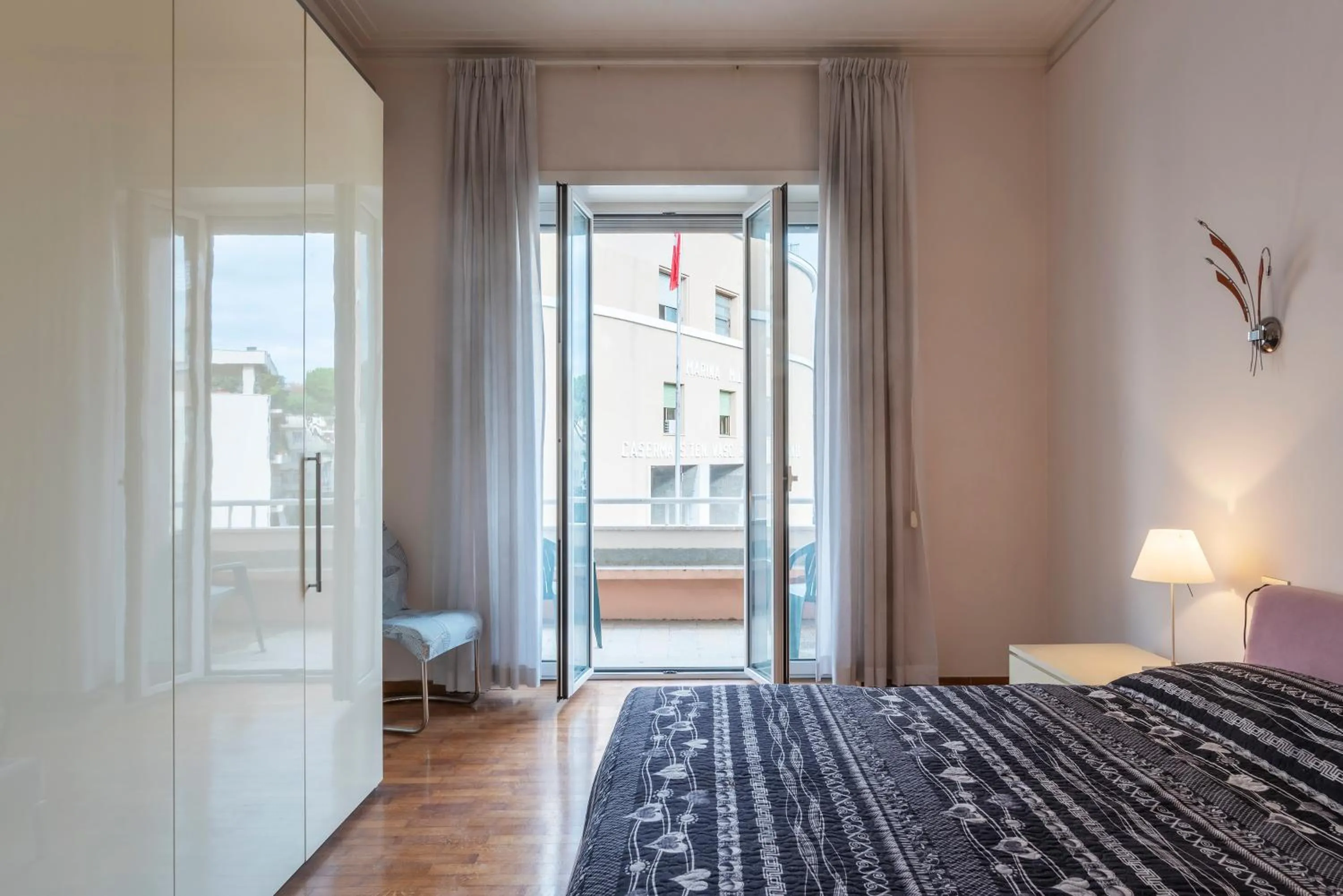 Bedroom, Bed in GuestHost - Piazza Mazzini & Stadio Olimpico Apartment