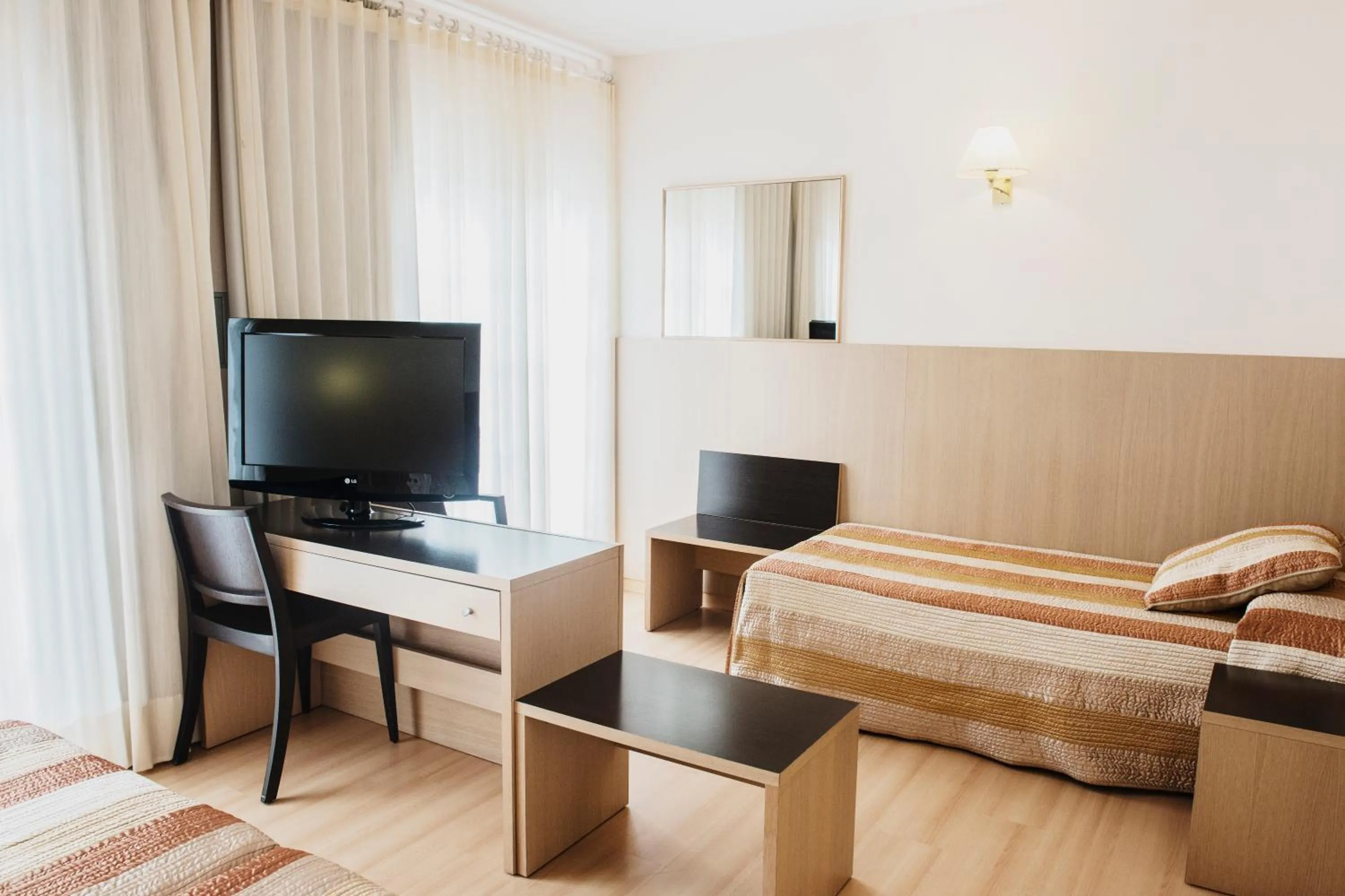 TV and multimedia, Bed in Hotel Santa Anna