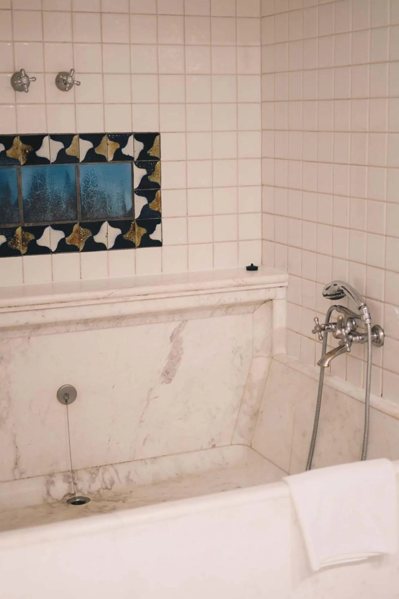 Bath in Fonda Hotel 1771