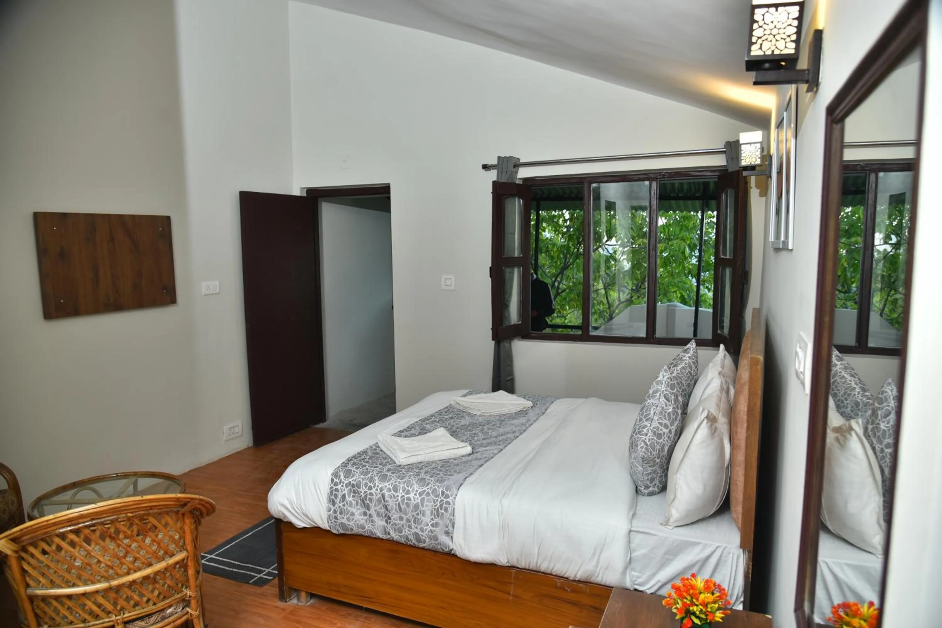 Bedroom, Bed in Kumaon Roop Resort Near Neem Karoli Temple