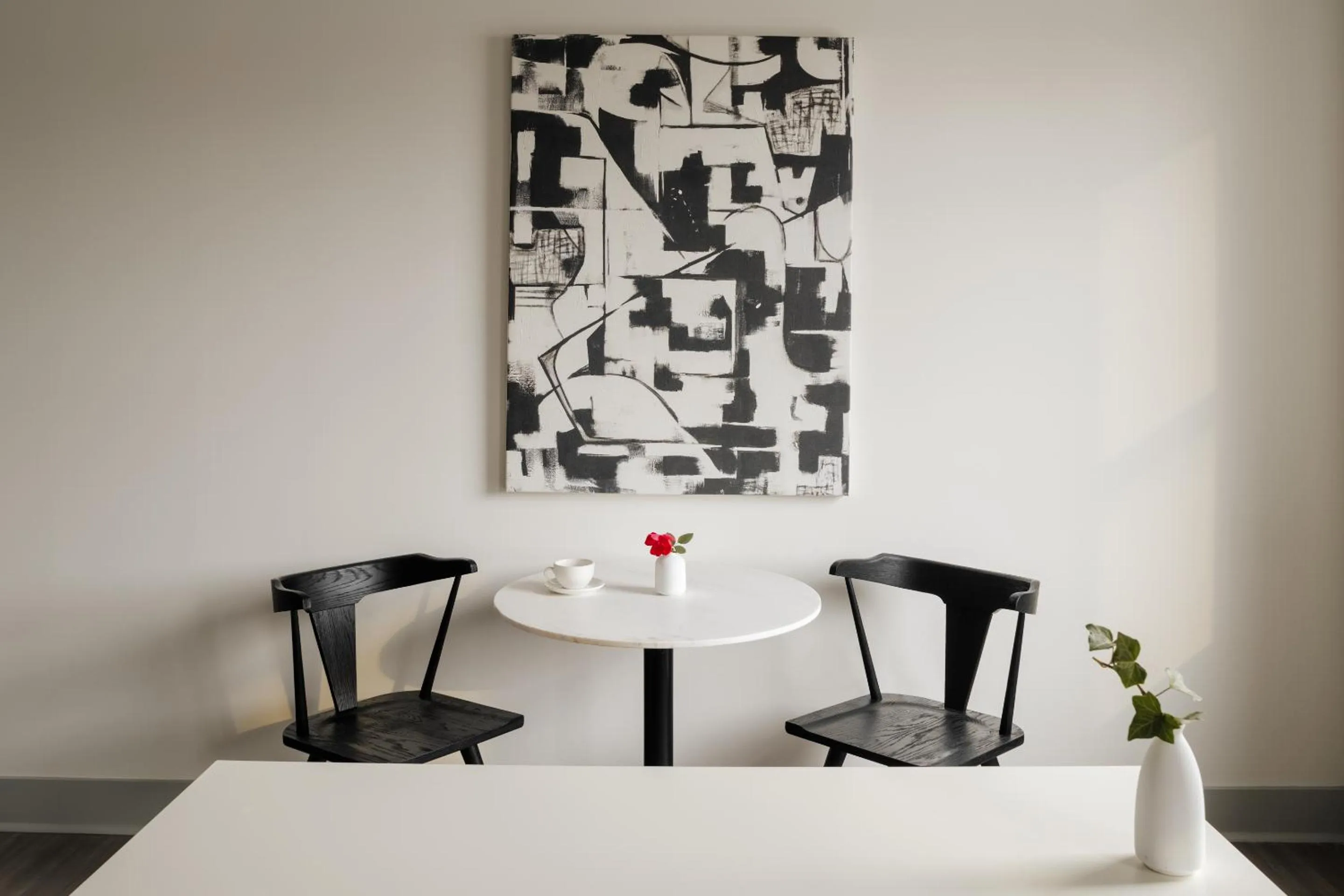 Dining area in Kasa Capitol Hill Downtown Nashville