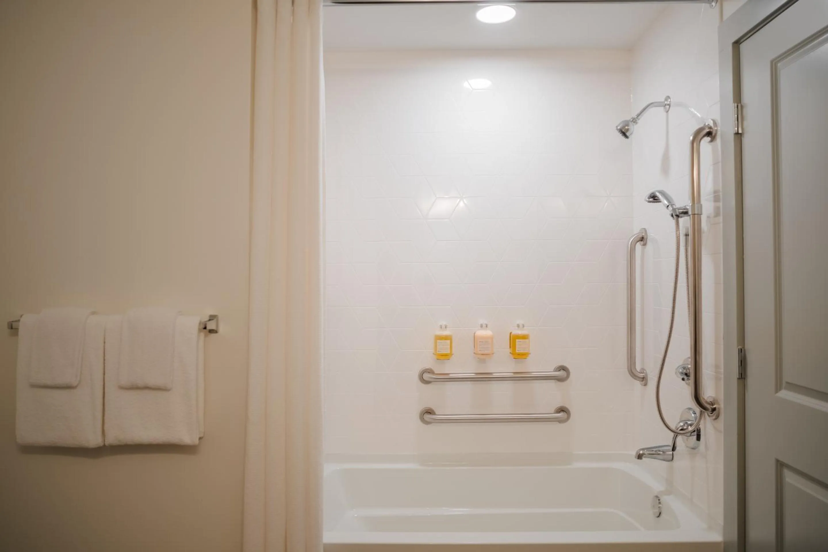 Shower in Kasa Capitol Hill Downtown Nashville