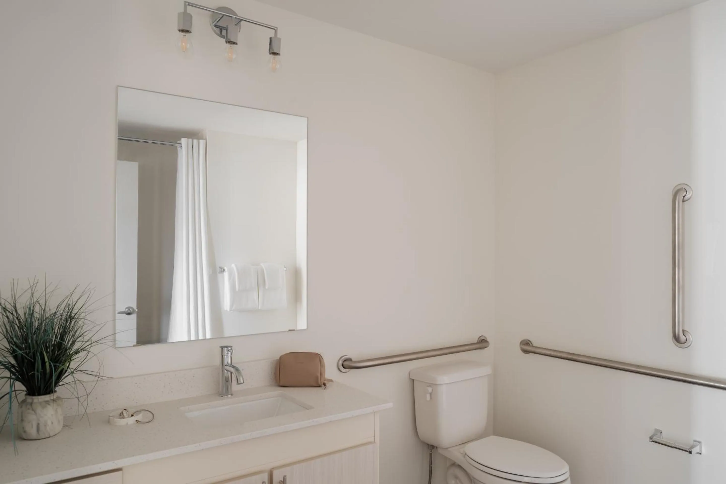 Toilet in Kasa Capitol Hill Downtown Nashville