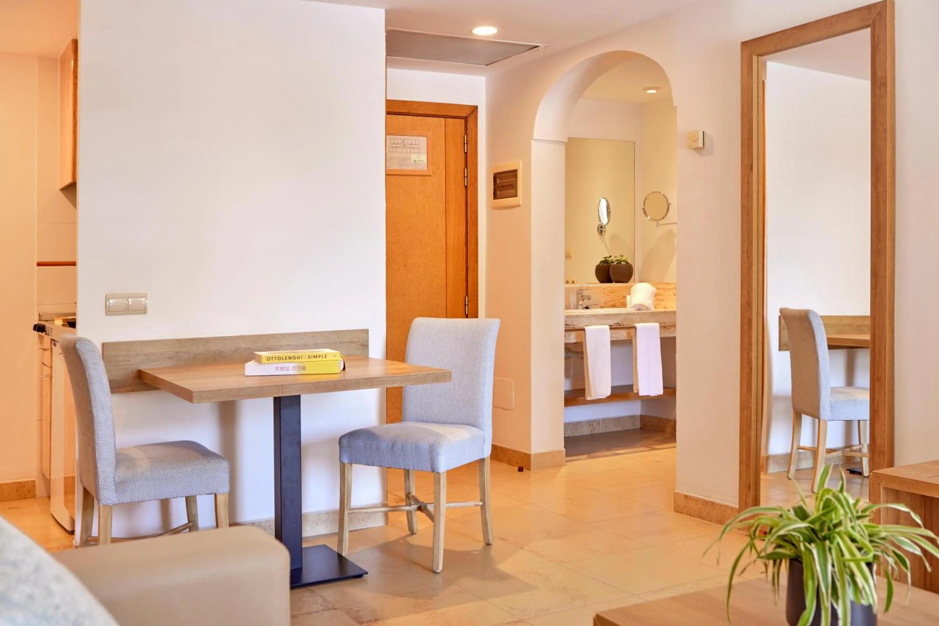 Photo of the whole room in Zafiro Mallorca & Spa