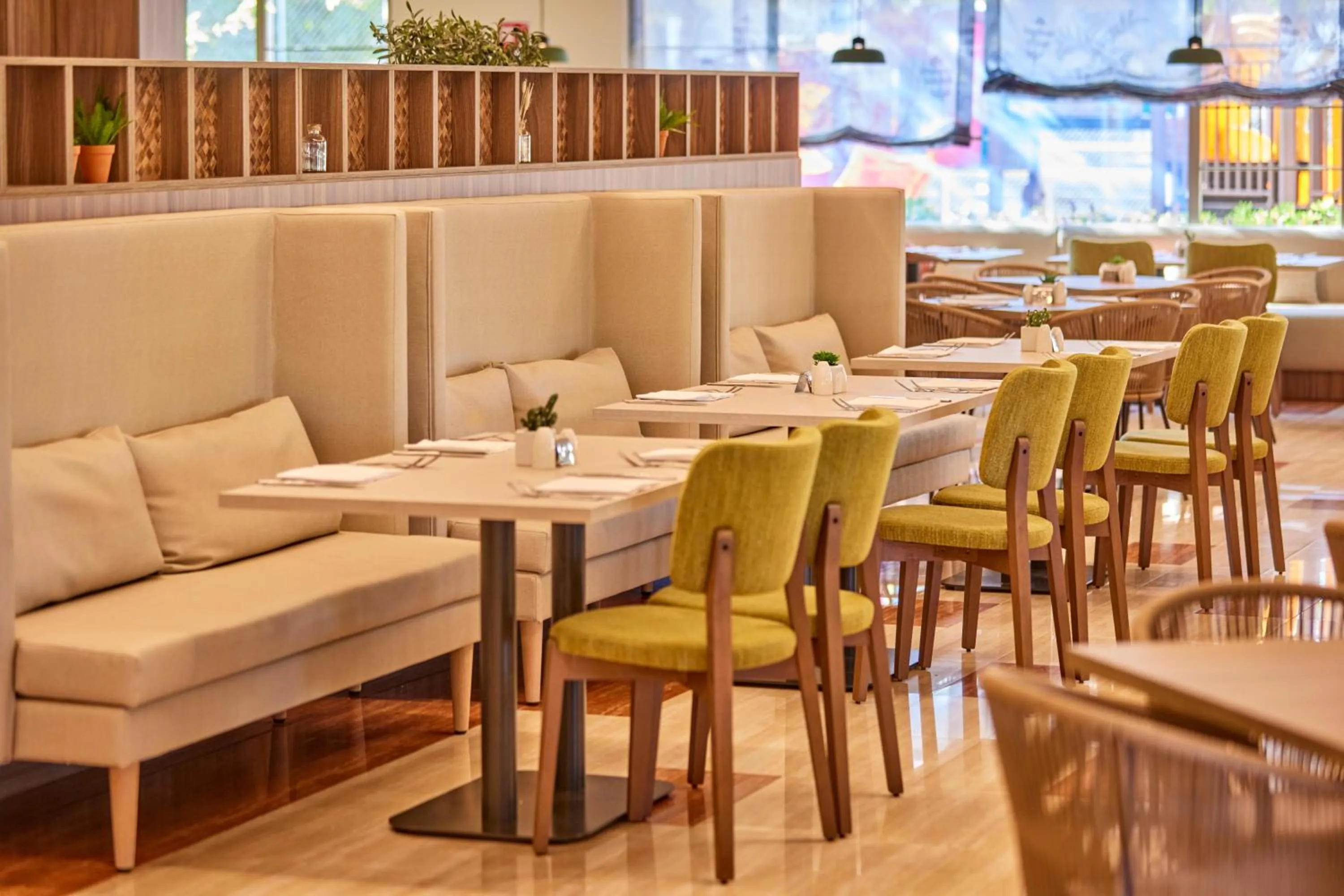 Restaurant/places to eat in Zafiro Mallorca & Spa