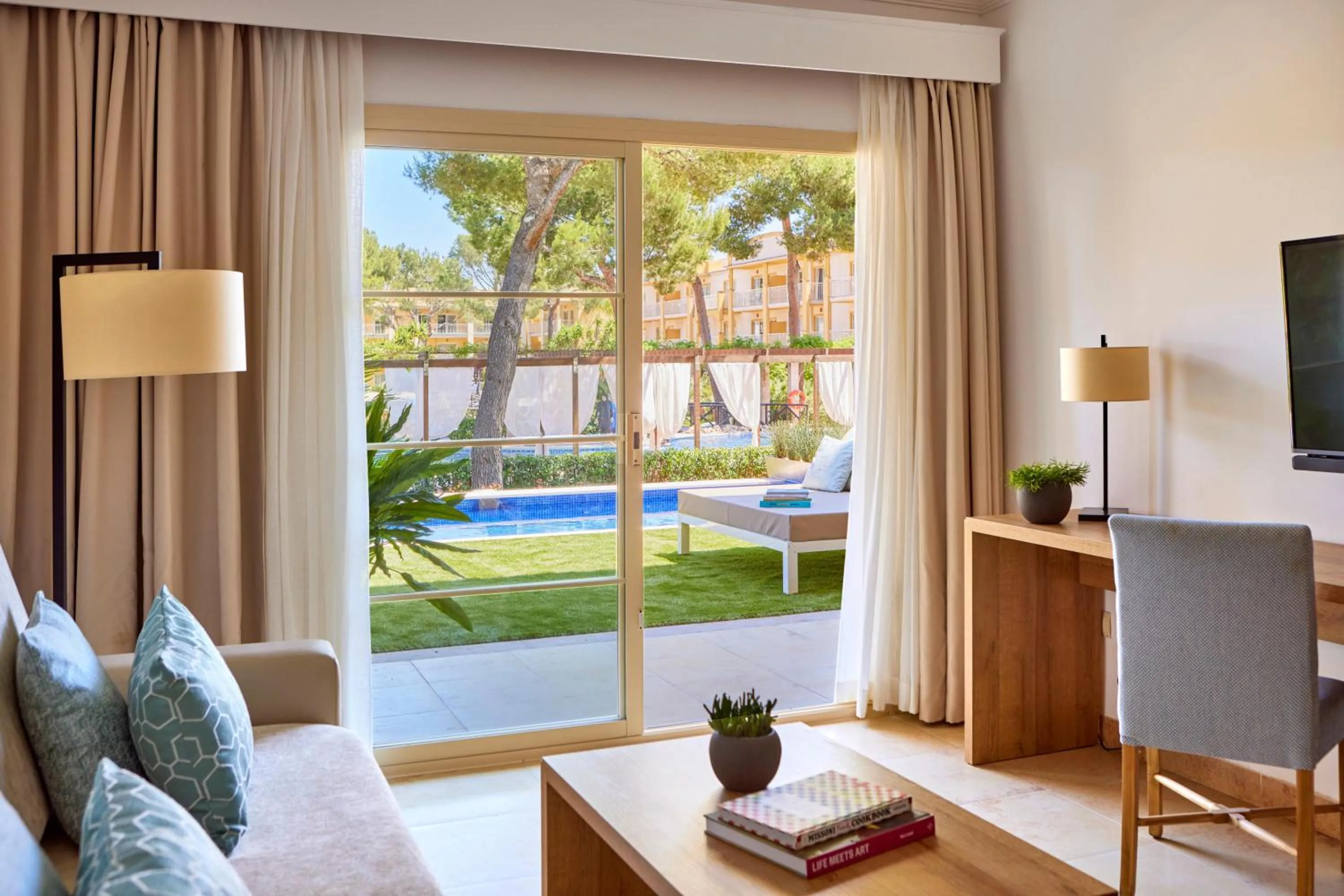 Photo of the whole room in Zafiro Mallorca & Spa