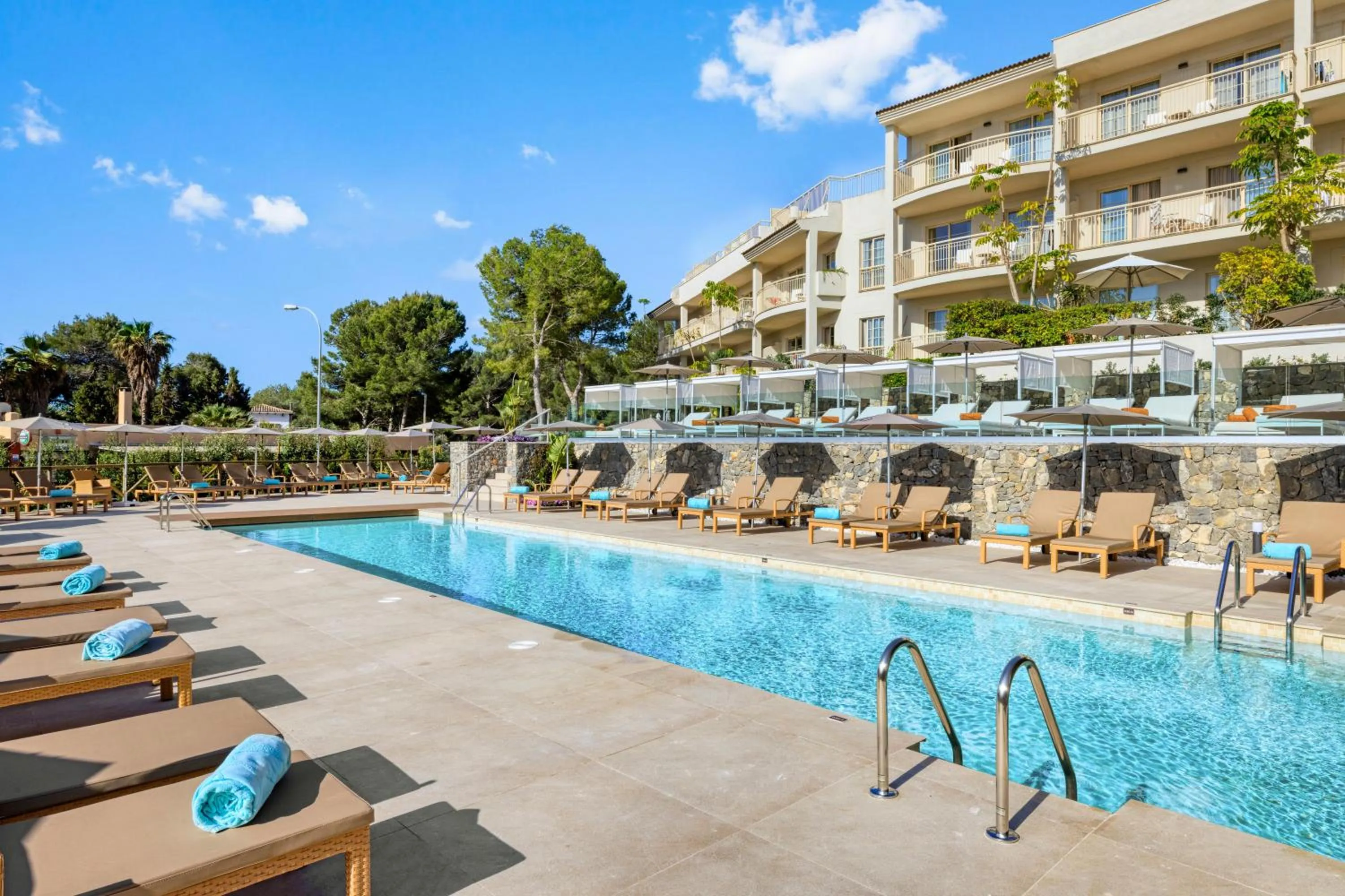 Swimming pool in VIVA Cala Mesquida Suites & Spa Adults Only 16