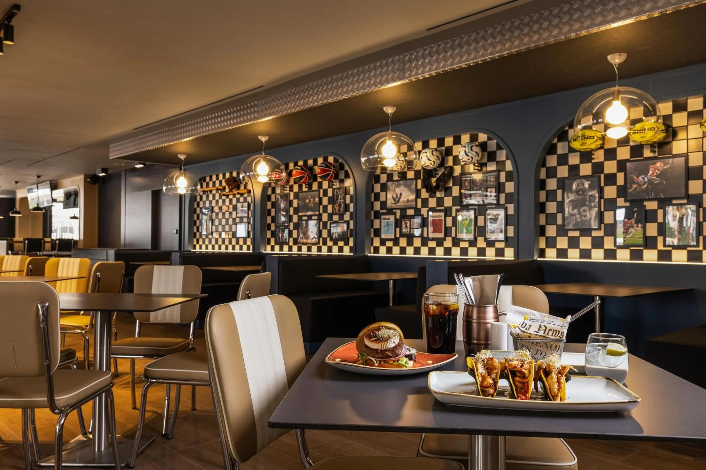 Lounge or bar in VIVA Cala Mesquida Resort & Spa