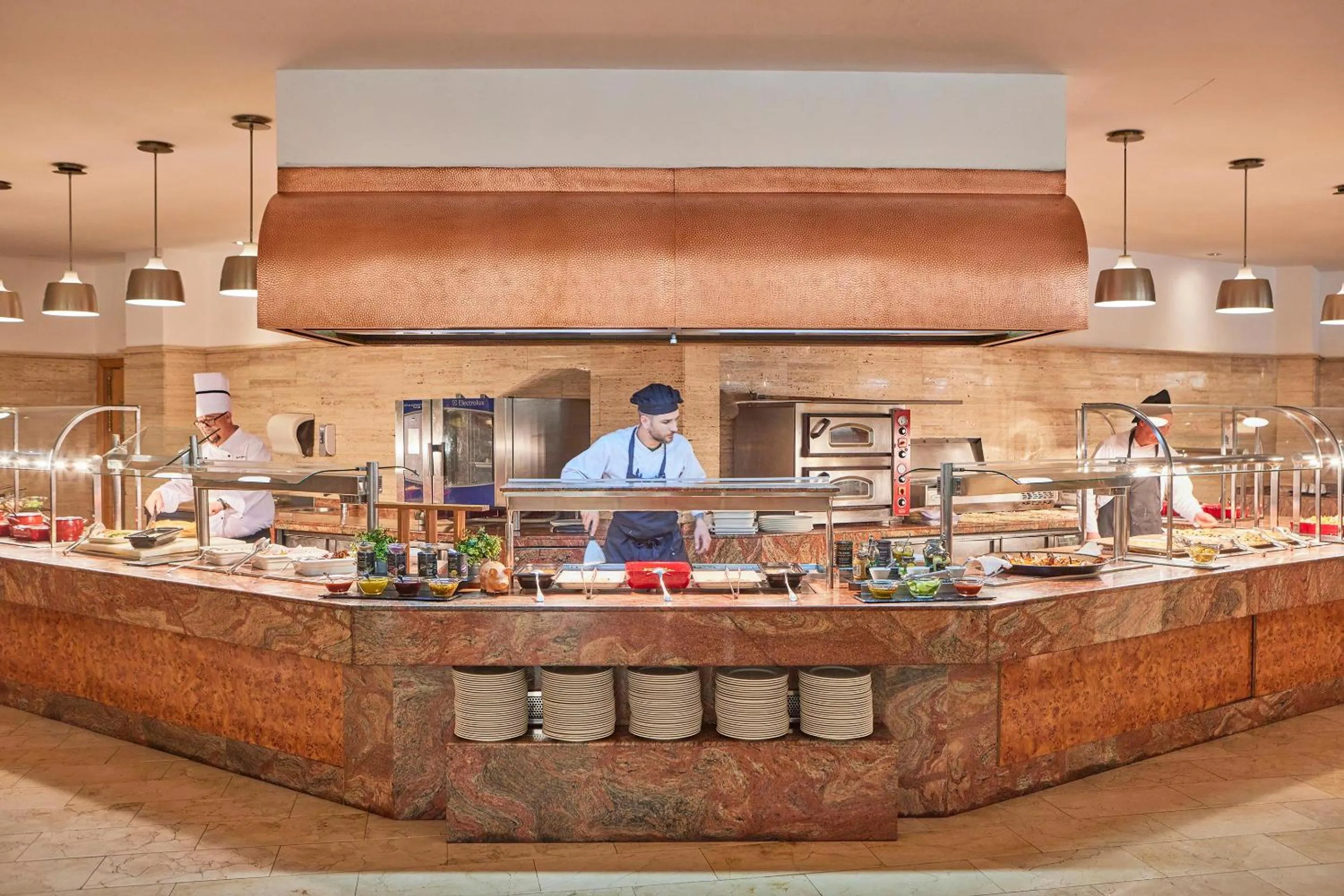 Restaurant/places to eat in Zafiro Tropic