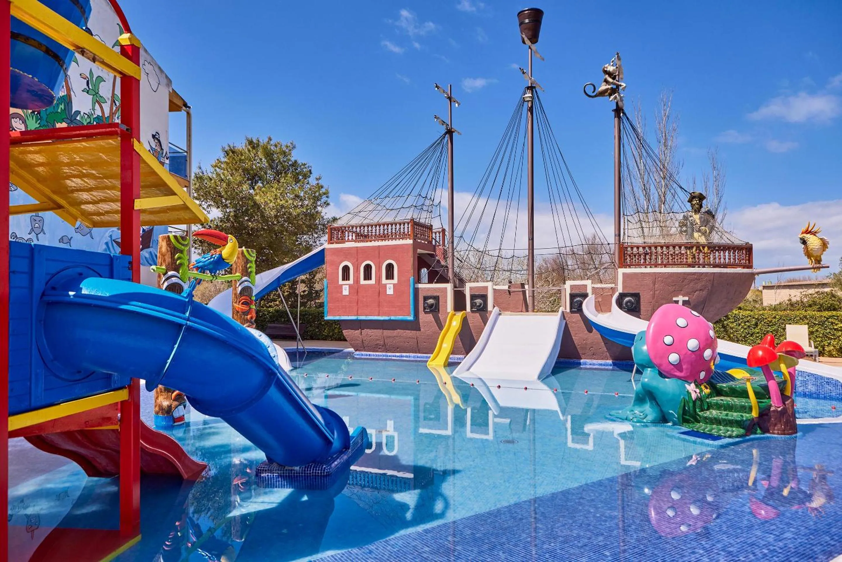 Activities in Zafiro Tropic