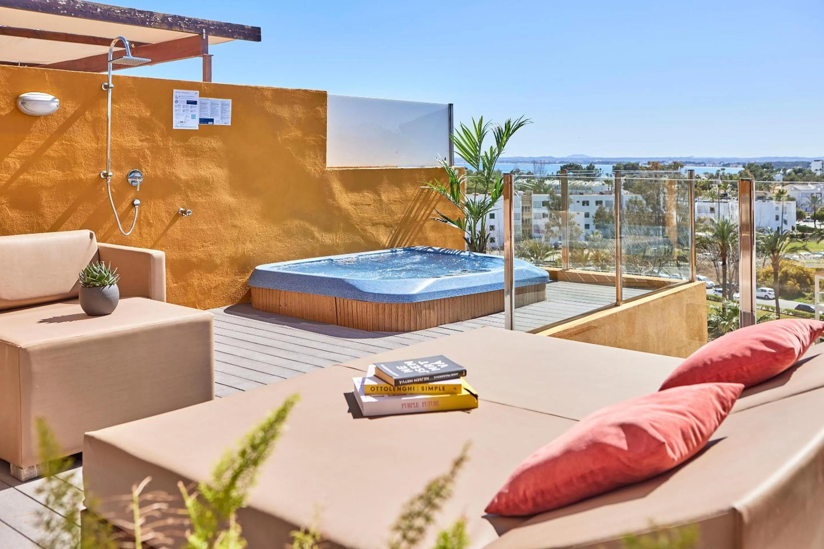 Photo of the whole room in Zafiro Tropic