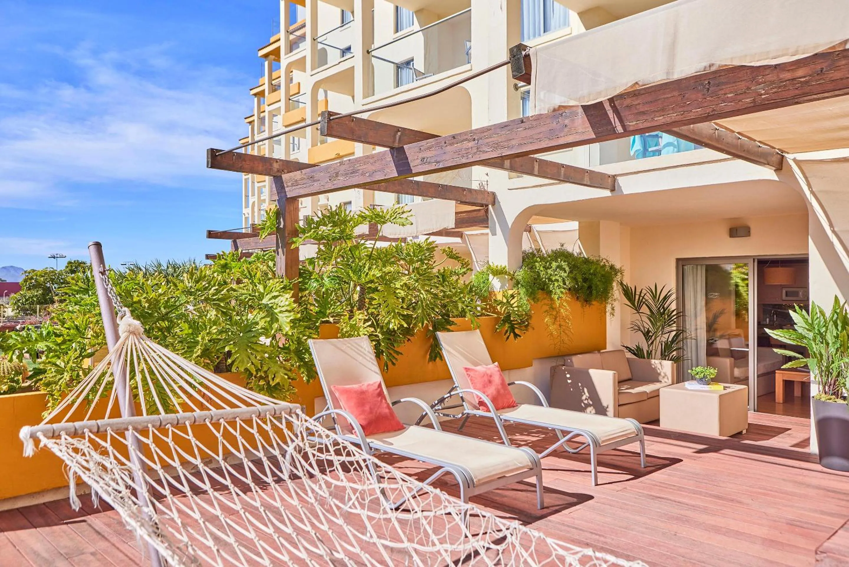 Photo of the whole room in Zafiro Tropic