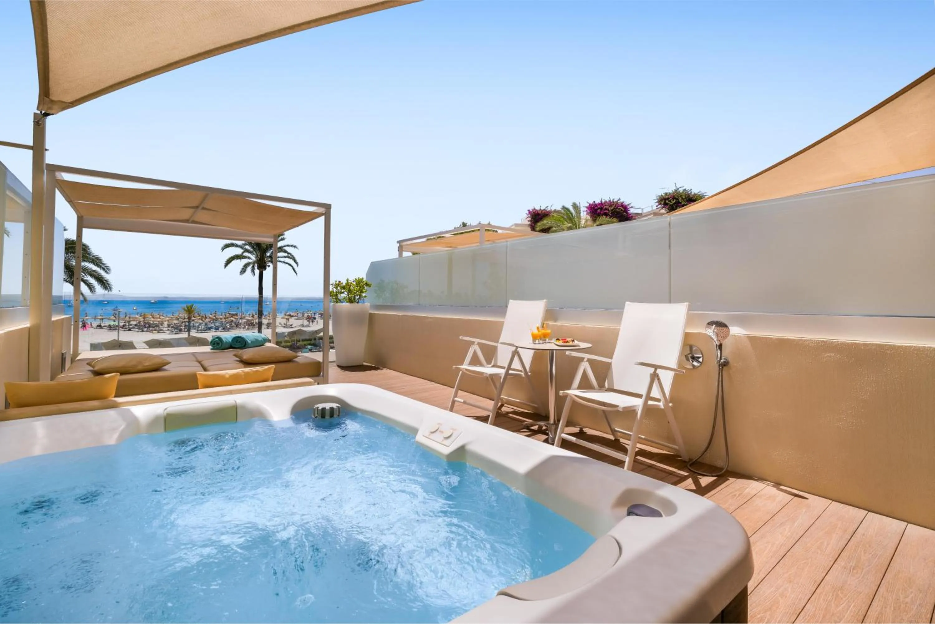 Photo of the whole room in VIVA Golf Adults Only 18+