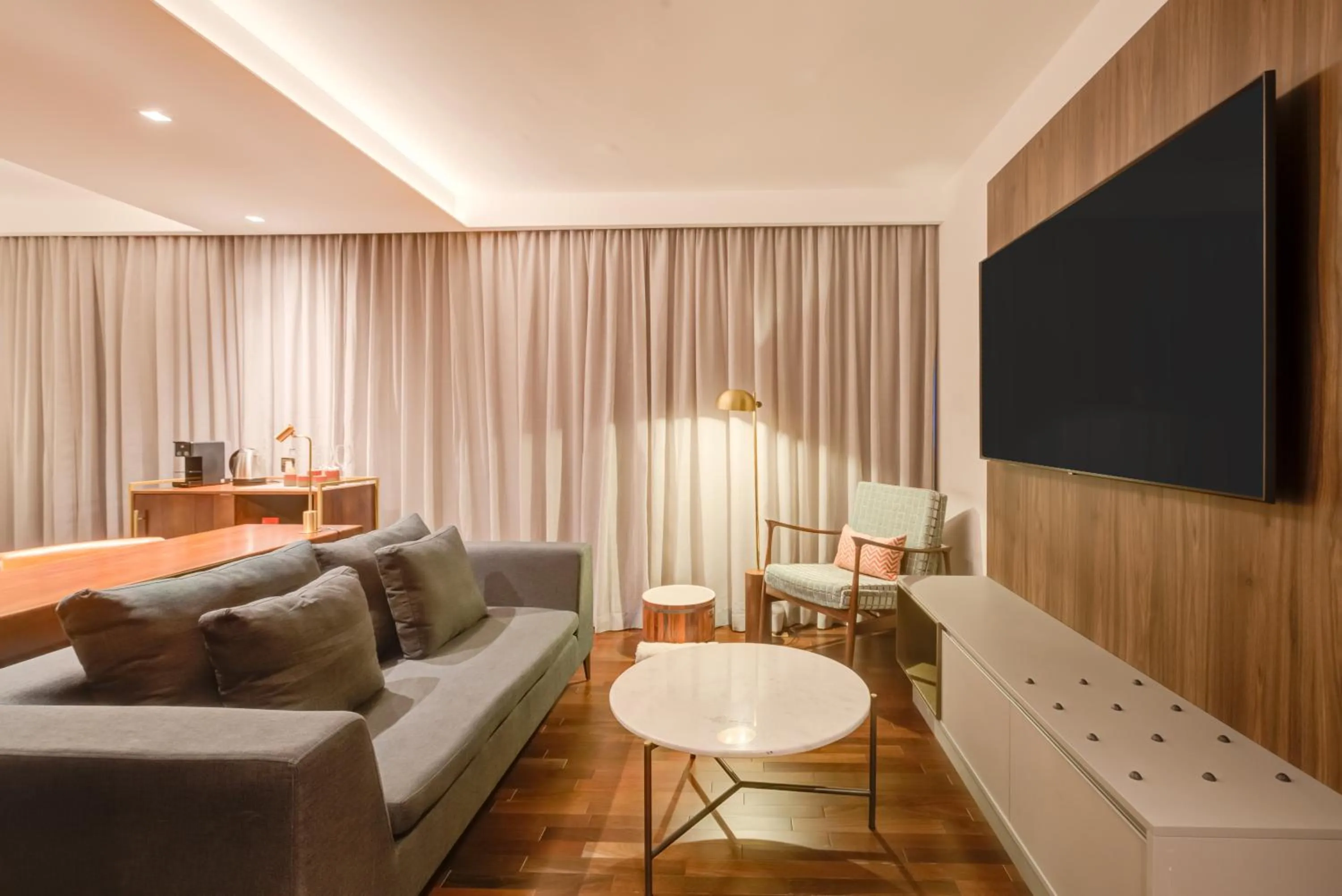 TV and multimedia in Qoya São Paulo Paulista, Curio Collection by Hilton