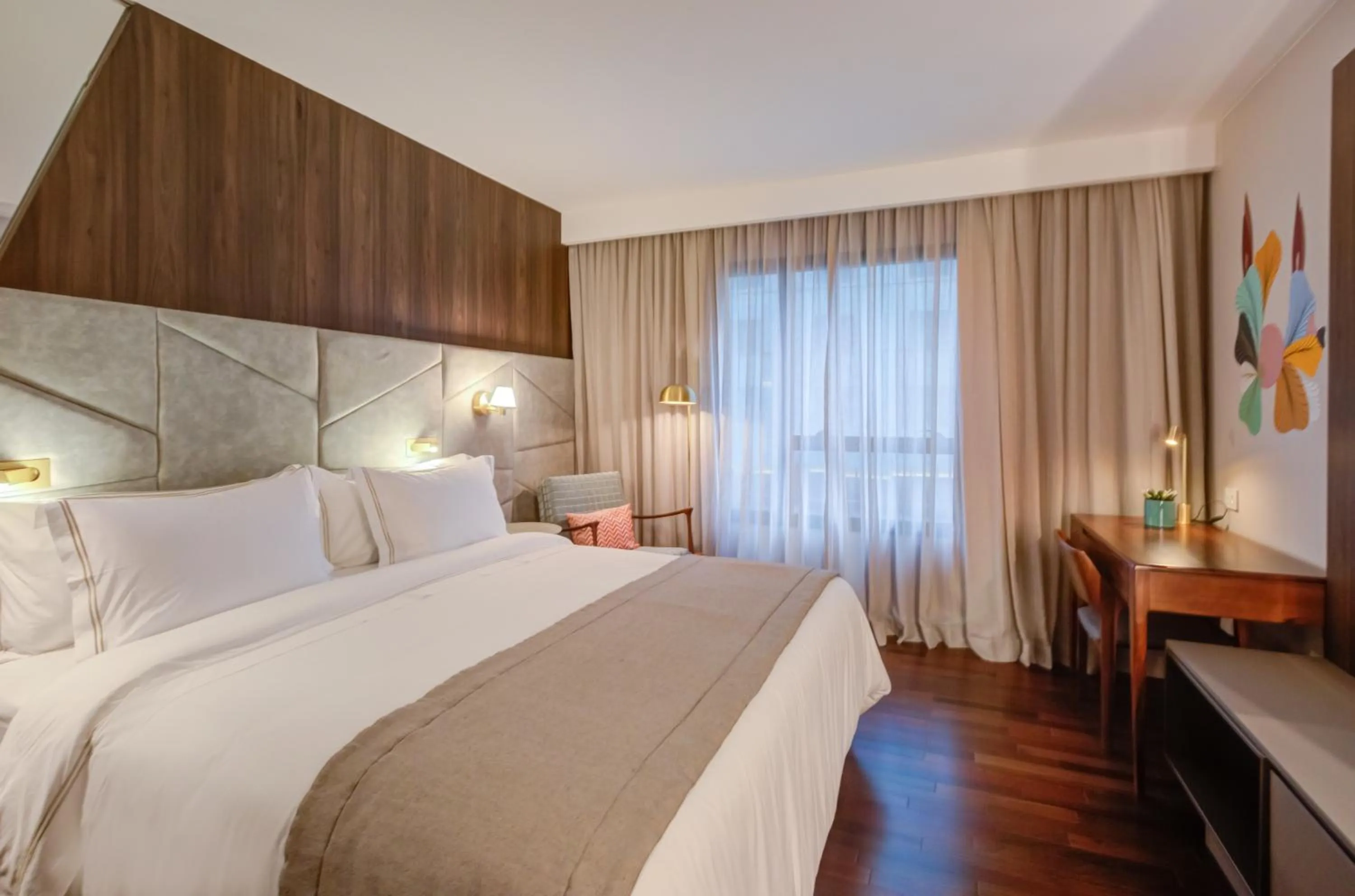 Photo of the whole room, Bed in Qoya São Paulo Paulista, Curio Collection by Hilton