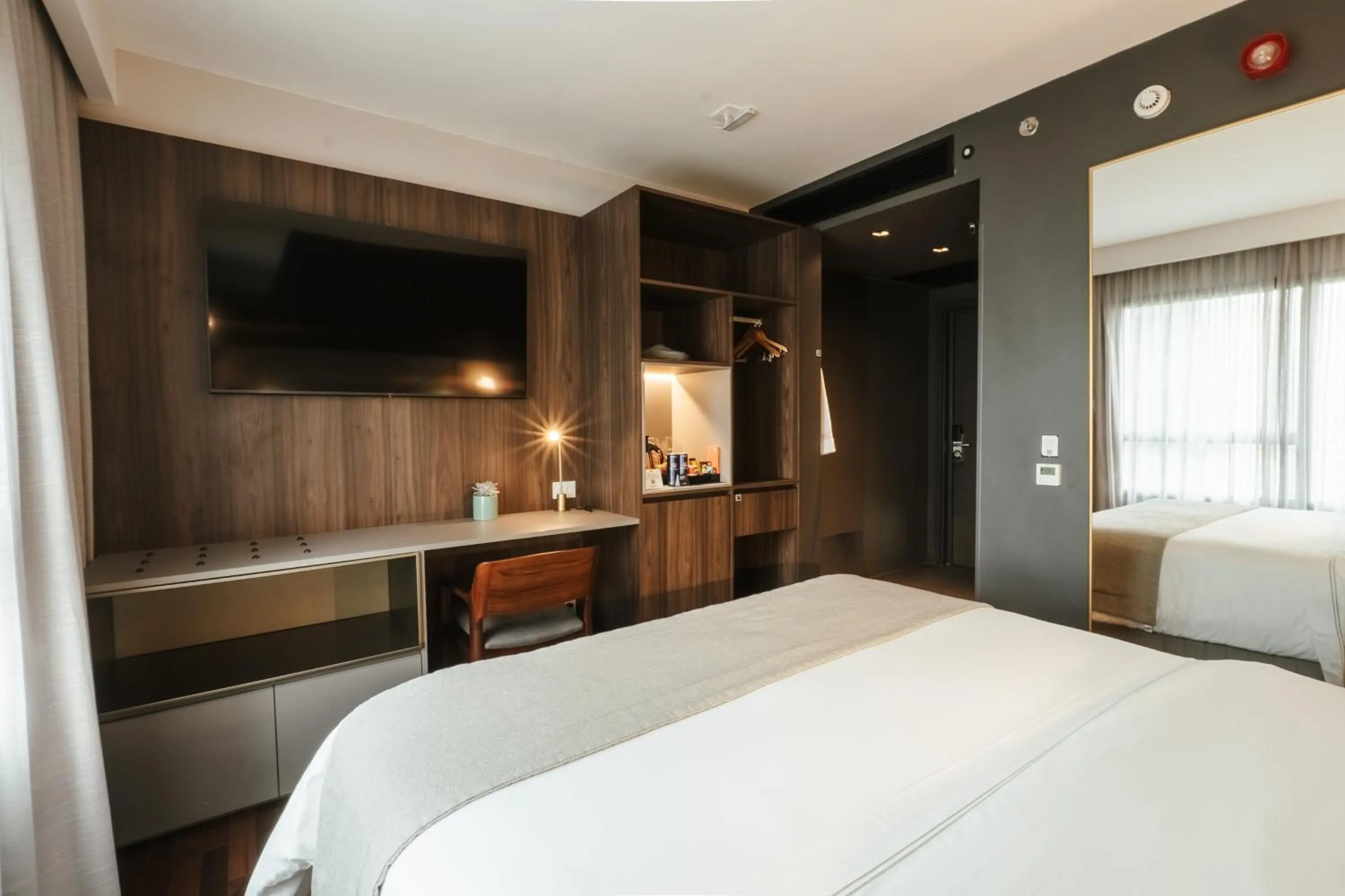 Superior Queen Room - single occupancy in Qoya São Paulo Paulista, Curio Collection by Hilton