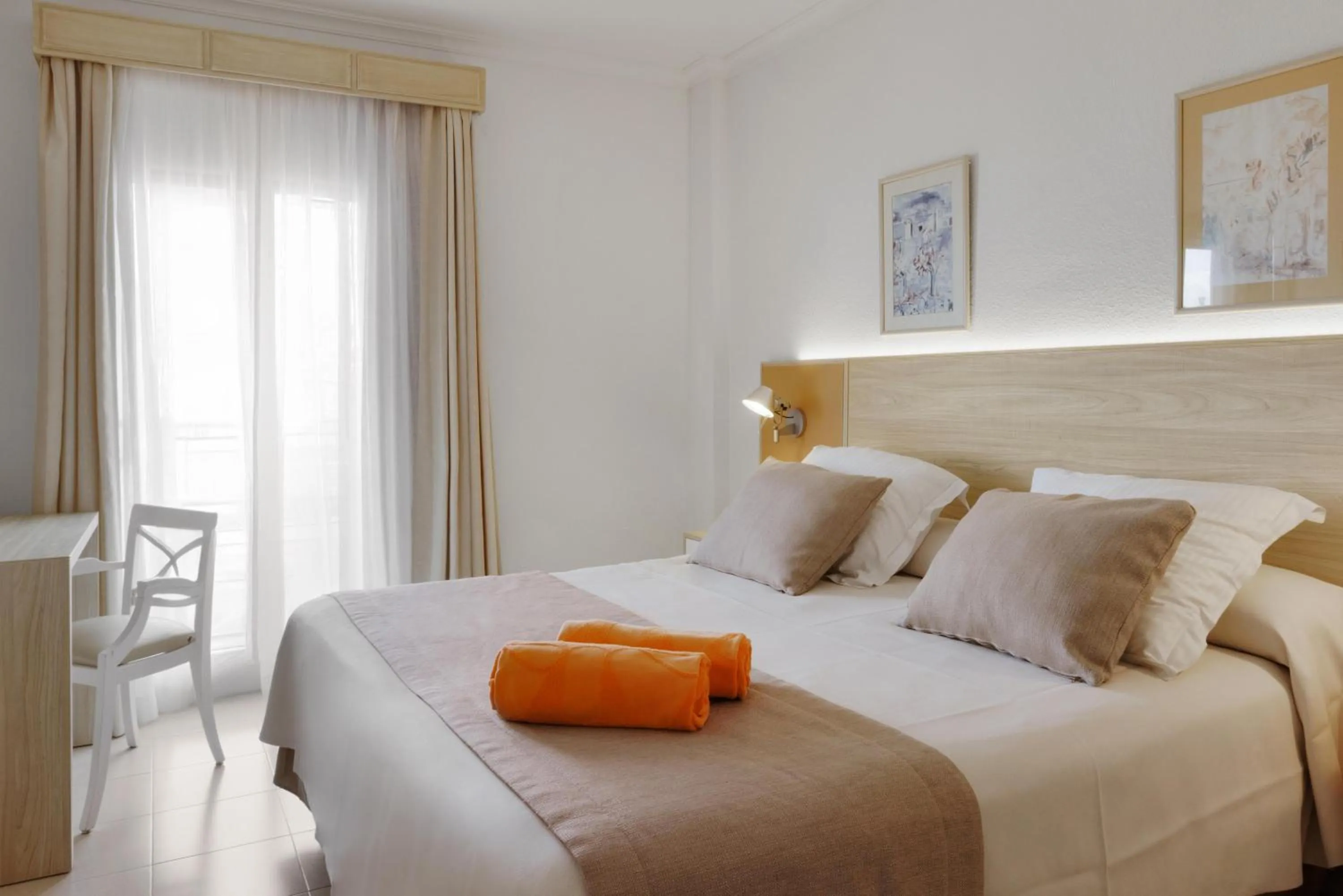 Photo of the whole room, Bed in VIVA Blue & Spa