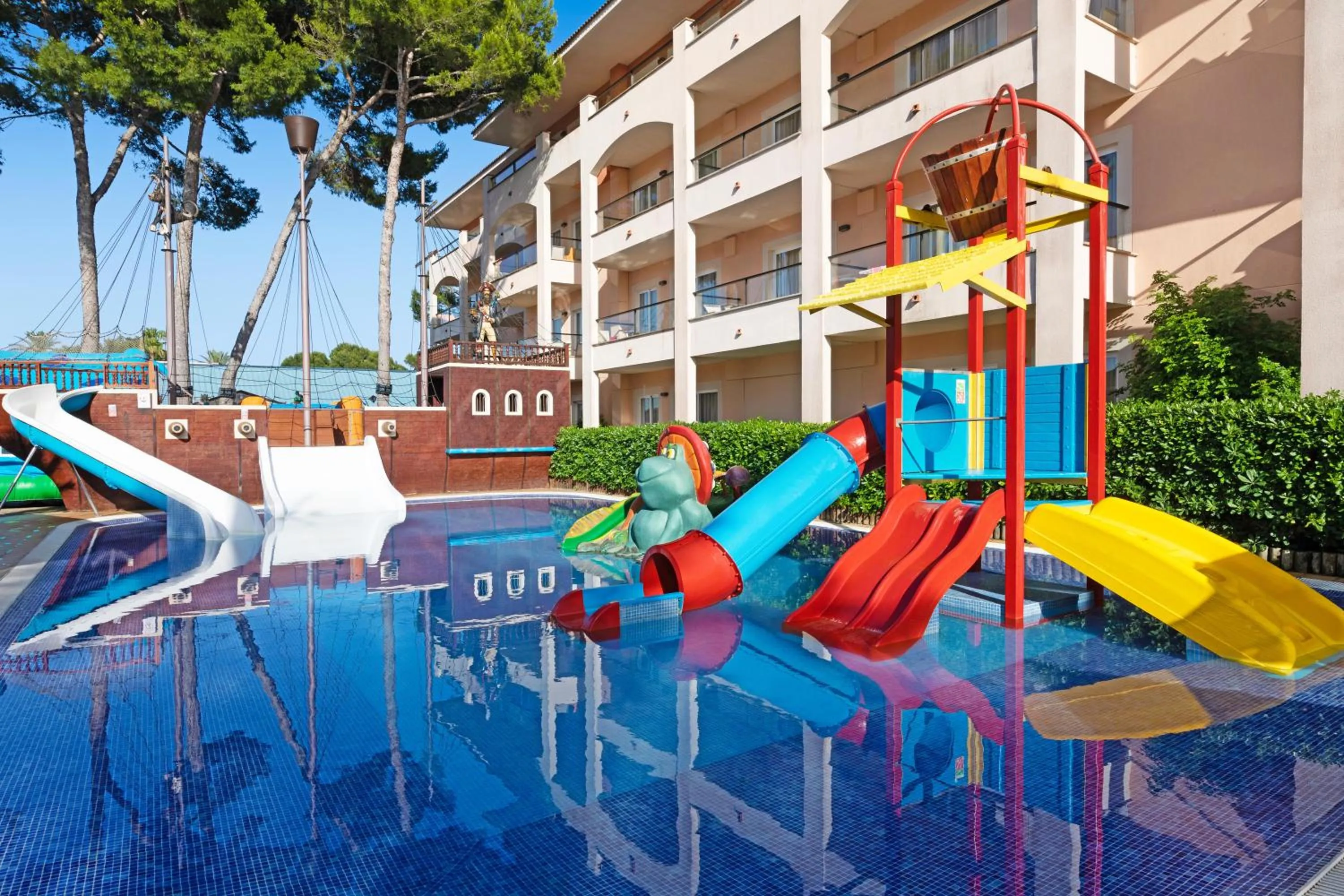 Swimming pool in VIVA Blue & Spa