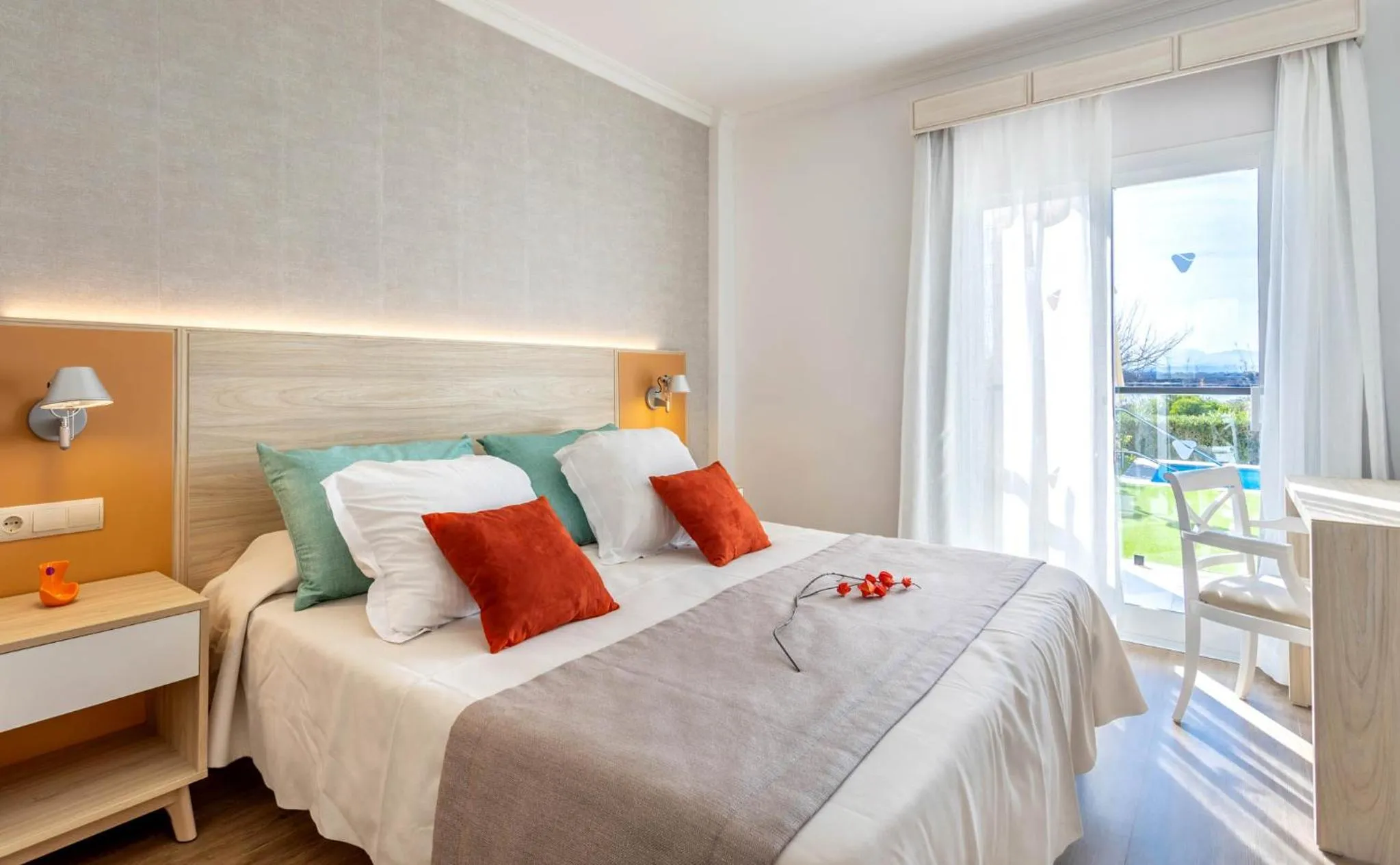 Bedroom, Bed in VIVA Blue & Spa