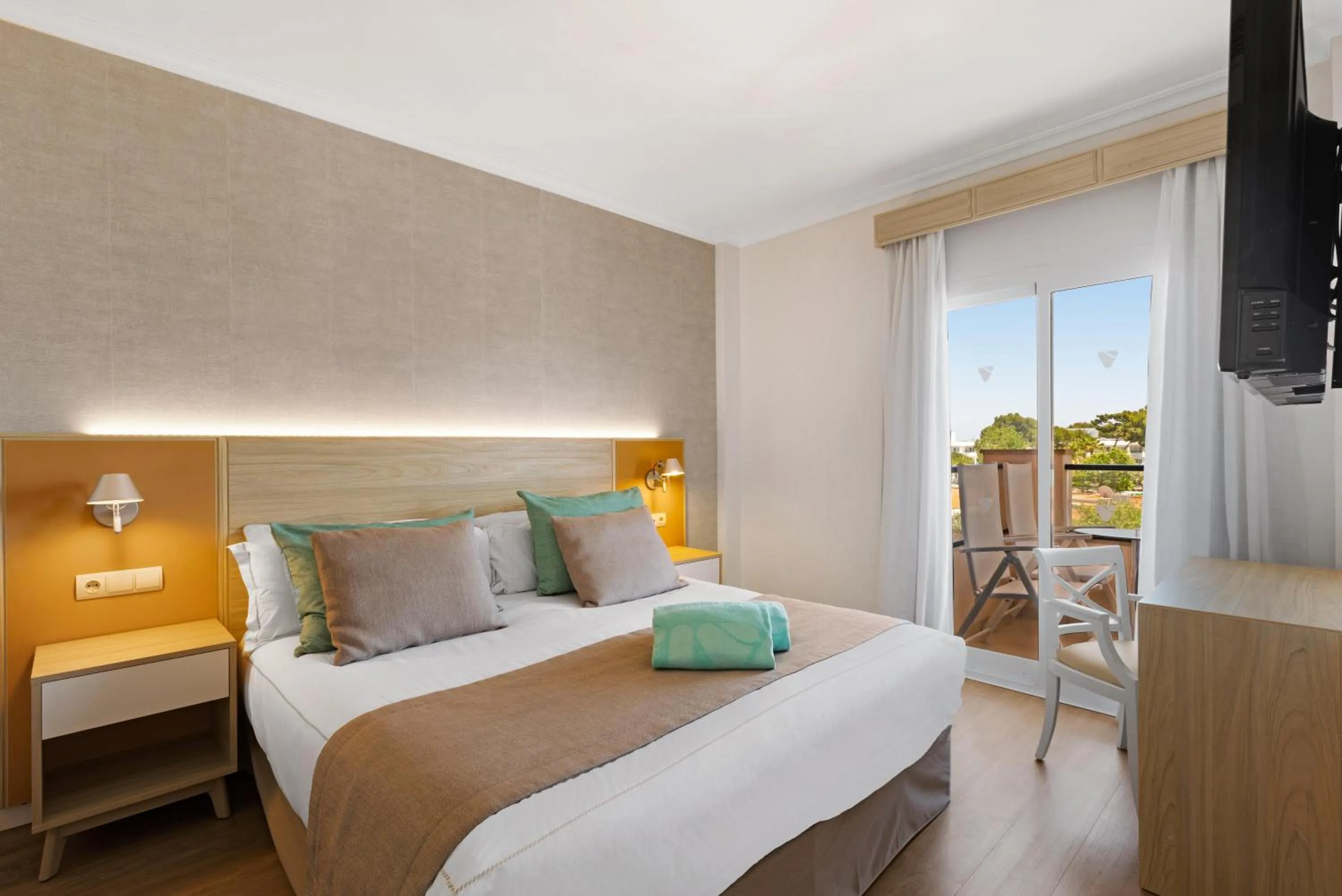 Photo of the whole room, Bed in VIVA Blue & Spa