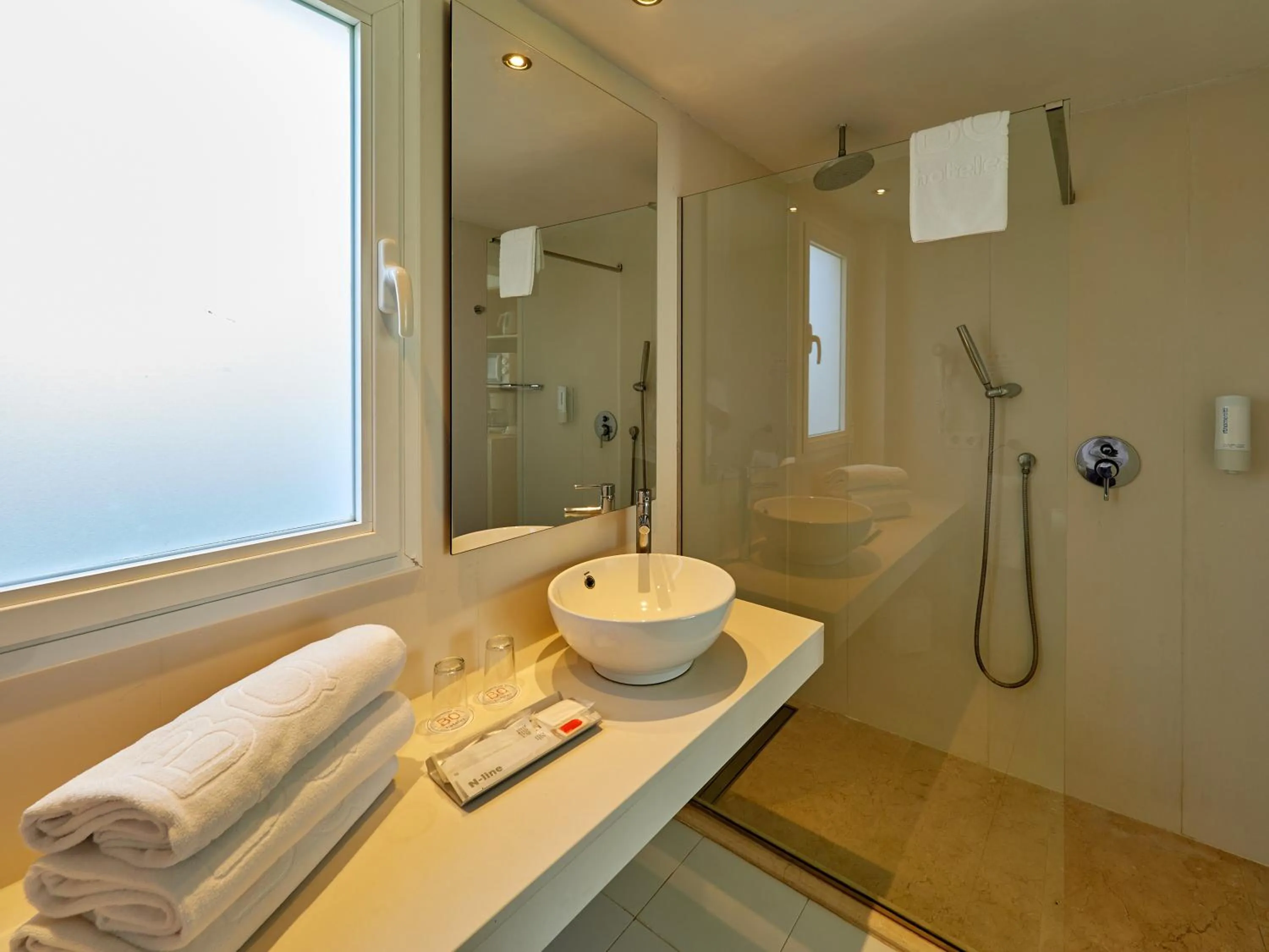 Bathroom in BQ Alcudia Sun Village