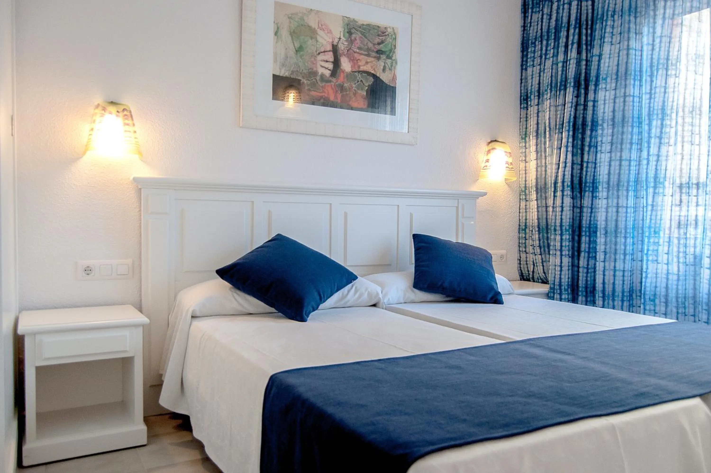 Decorative detail, Bed in BQ Alcudia Sun Village