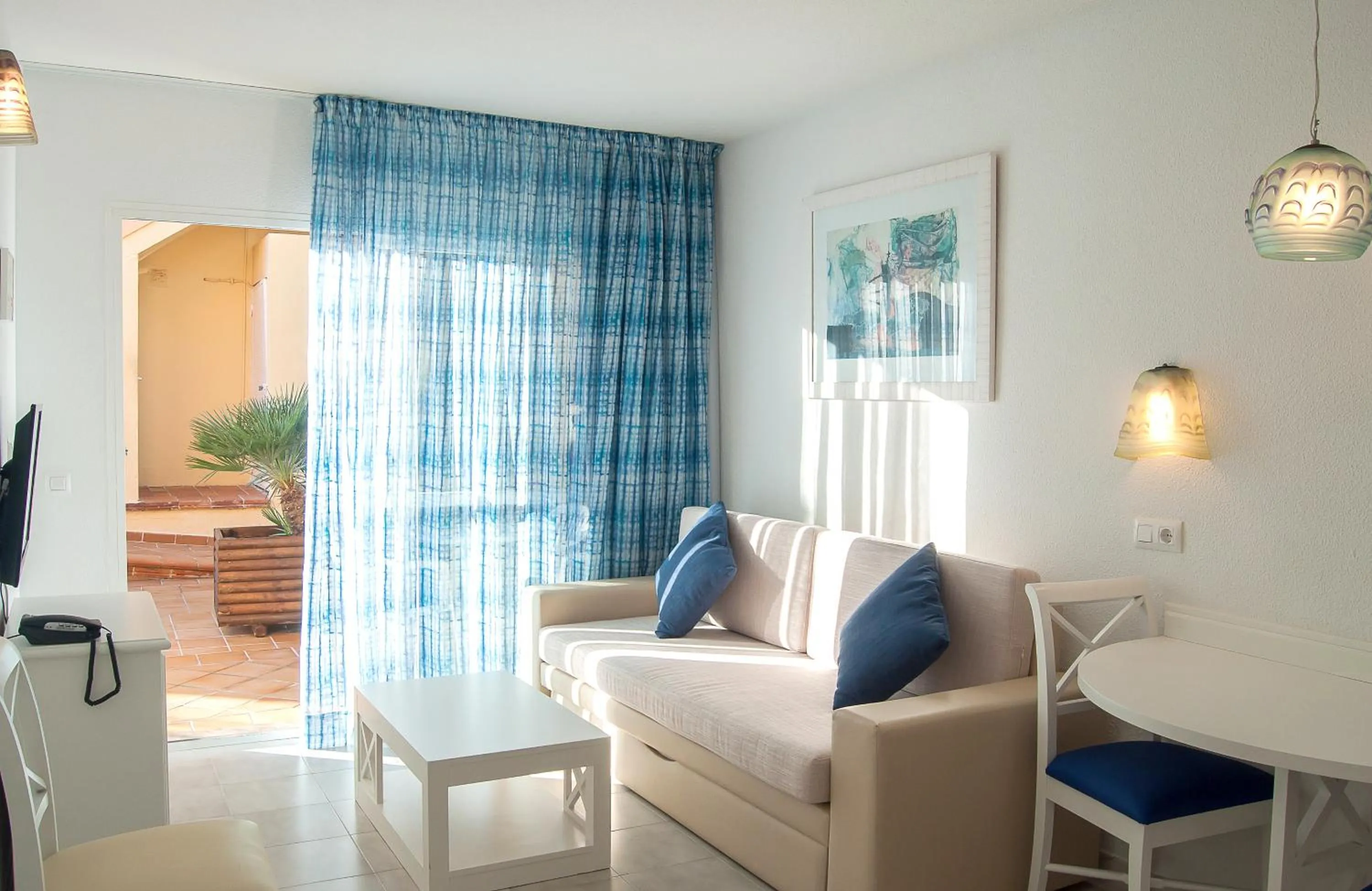 Photo of the whole room in BQ Alcudia Sun Village