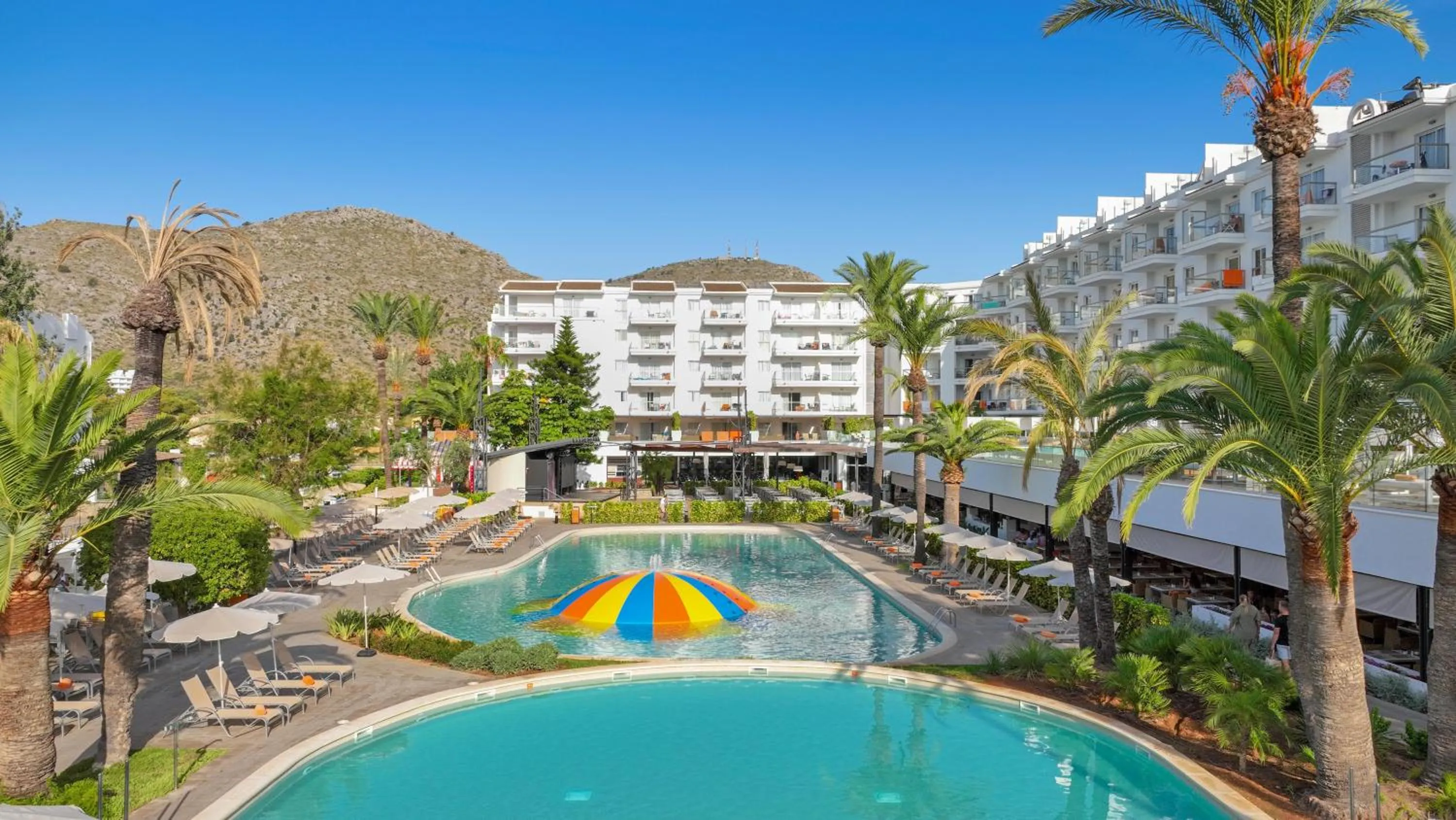 Swimming pool in VIVA Sunrise