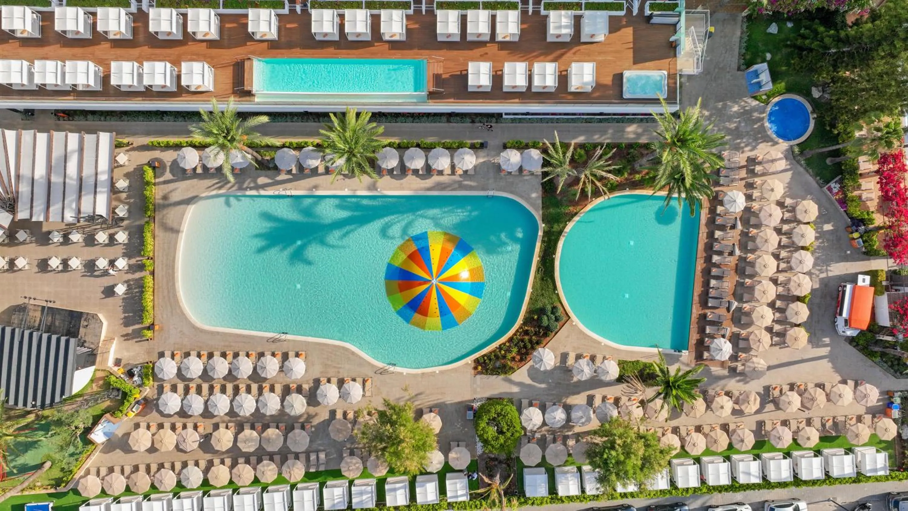 Swimming pool in VIVA Sunrise