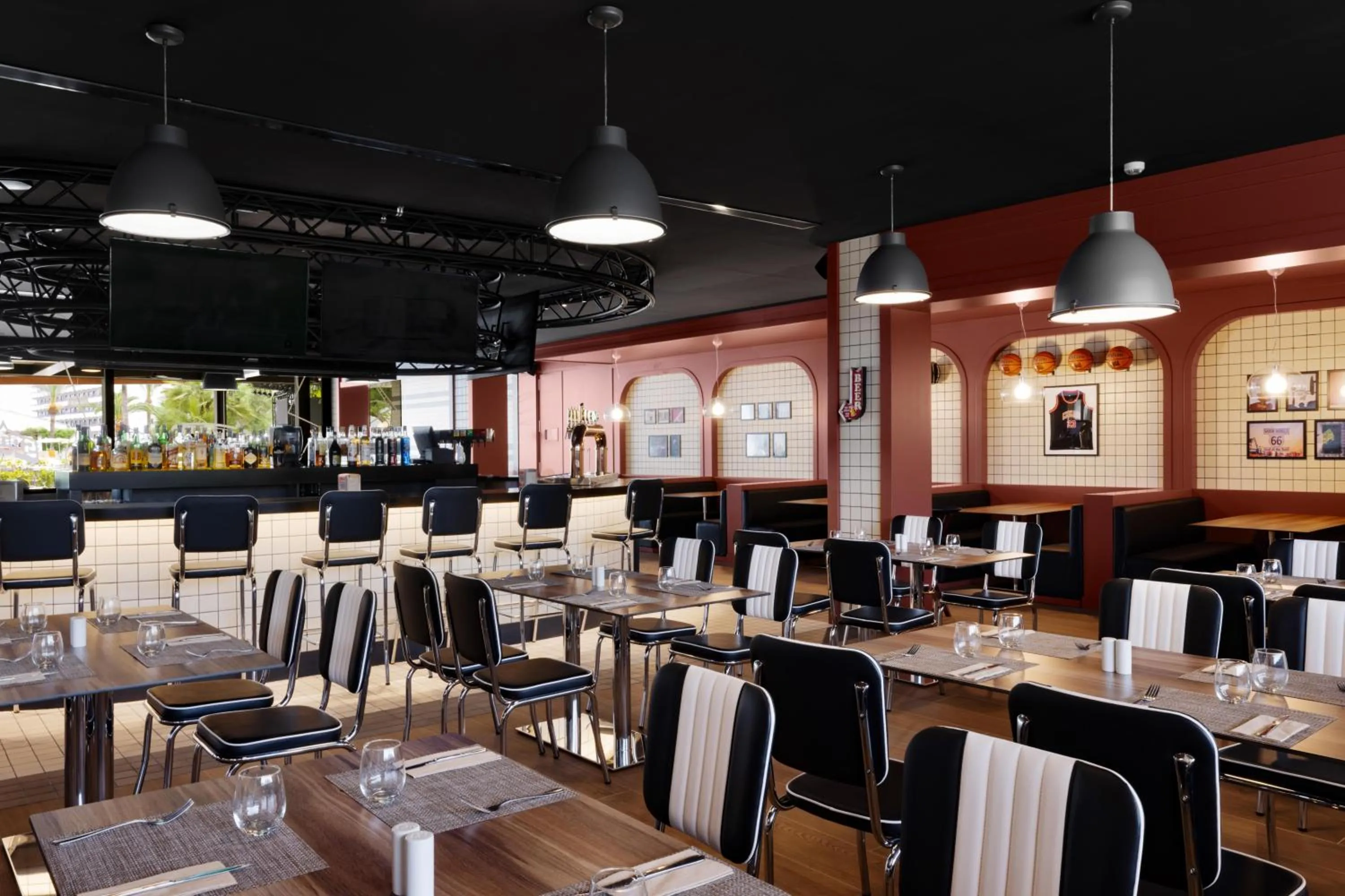 Restaurant/places to eat in VIVA Sunrise