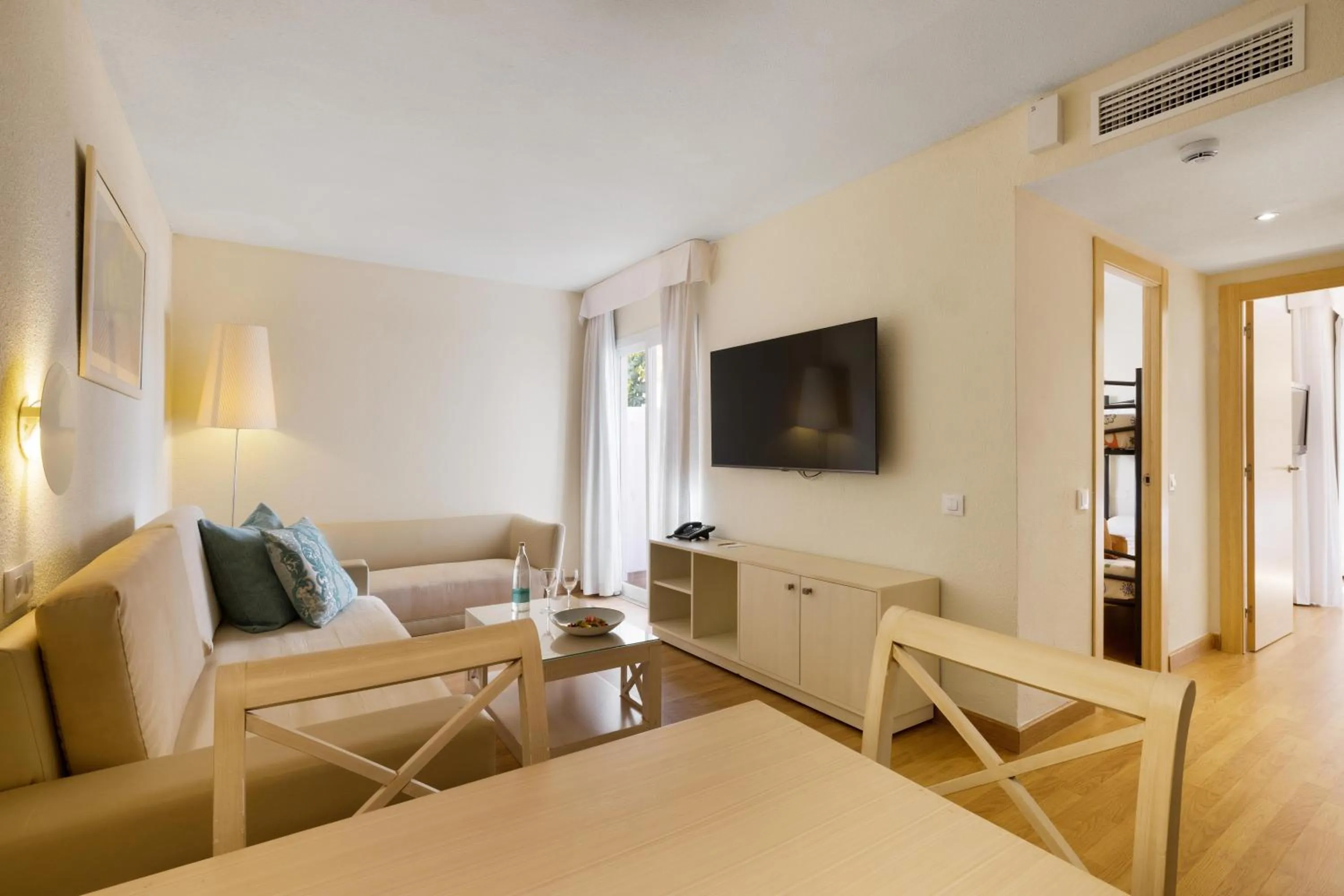 Photo of the whole room in VIVA Sunrise