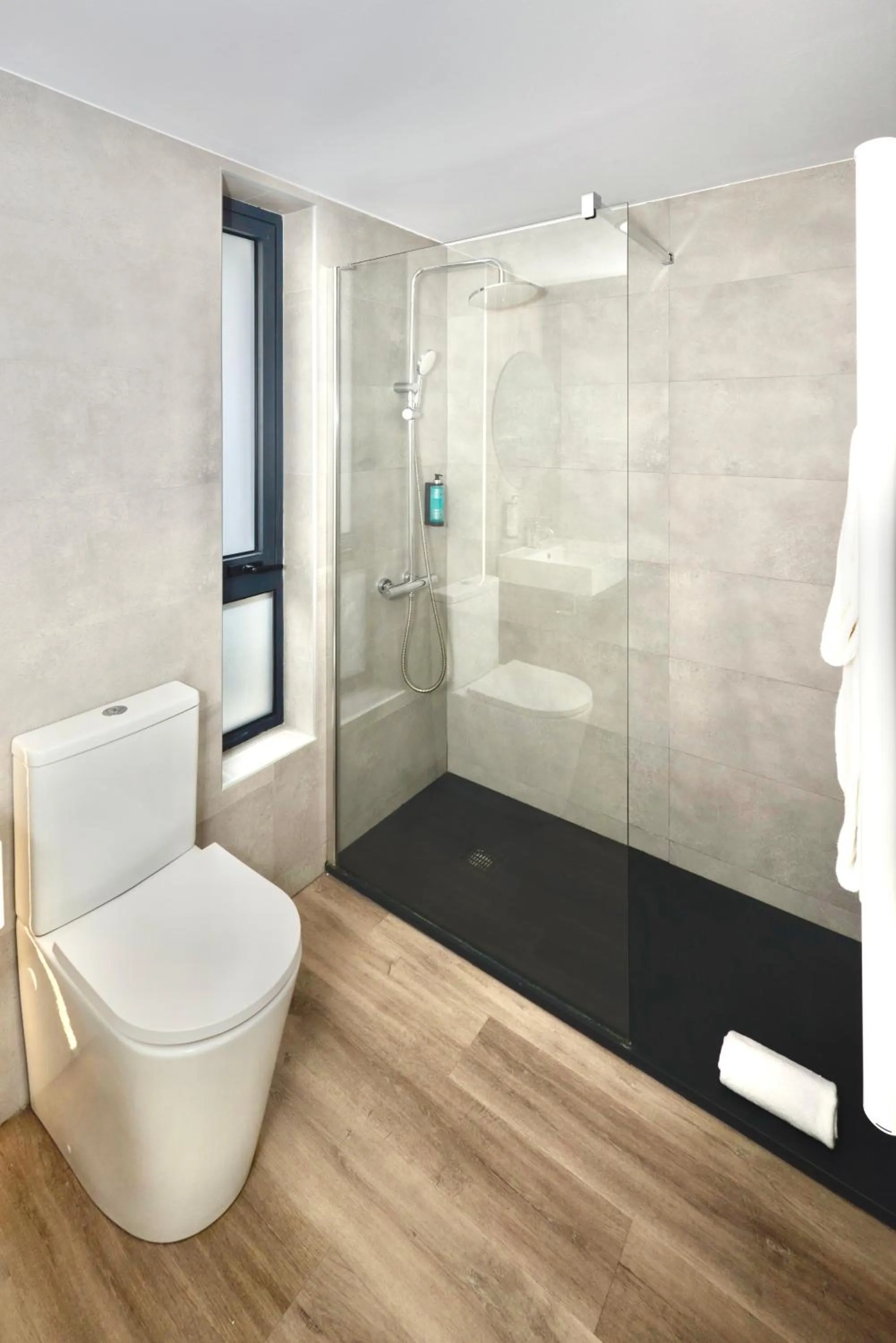 Shower in Aparthotel Comtat Sant Jordi