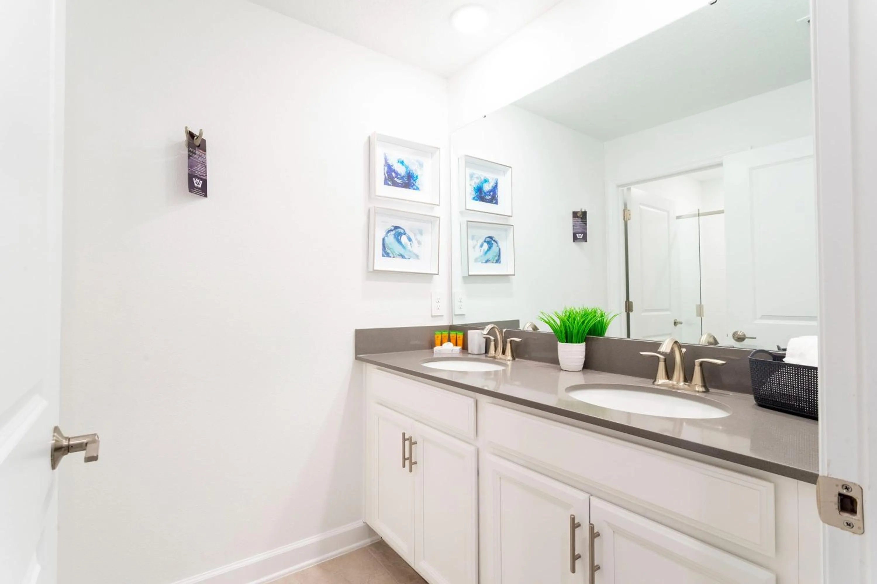 Stunning 4 Bd w/ Pool Close to Disney @ Champions Gate 1158