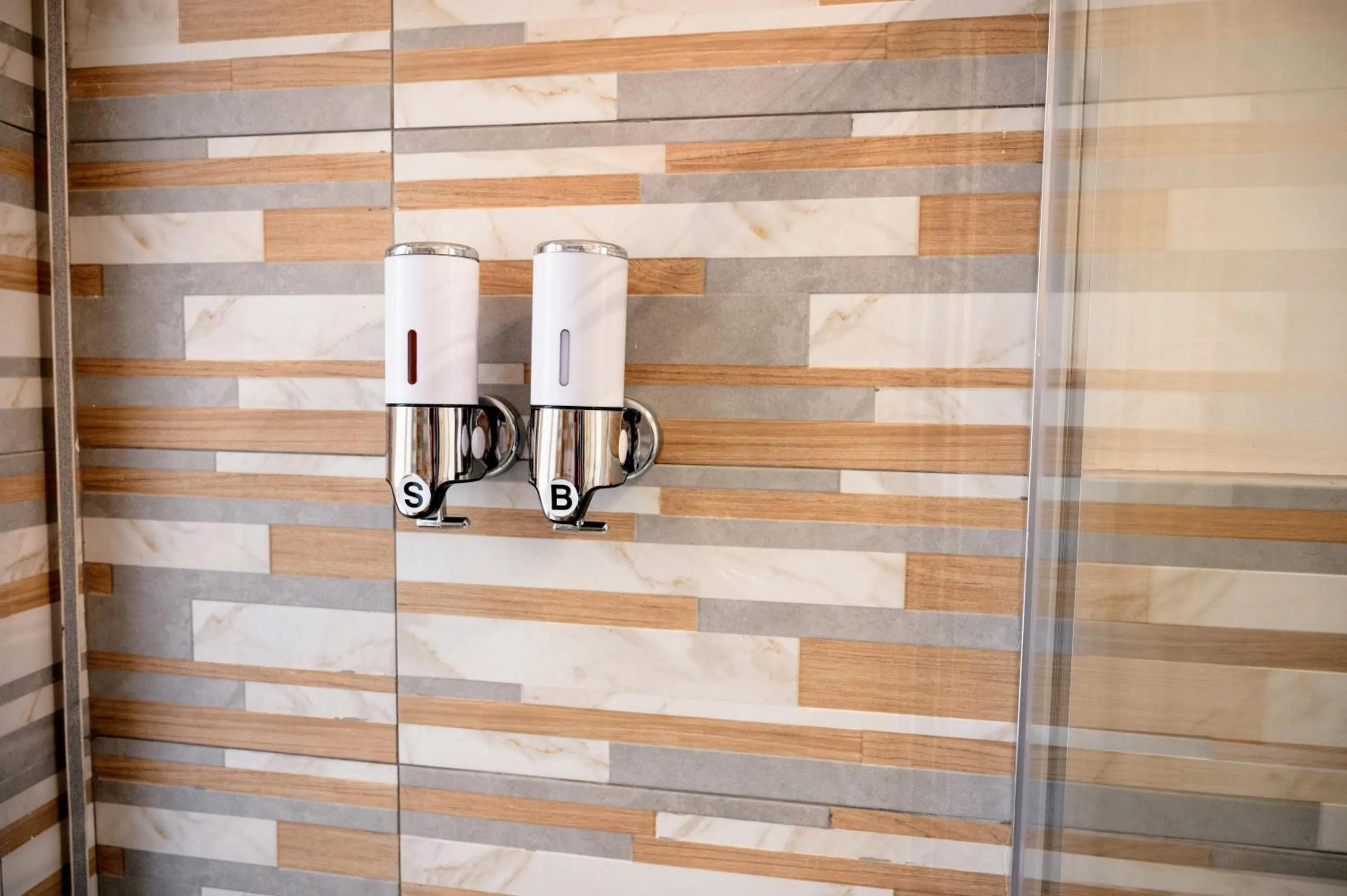 Shower in El Dorado Prati