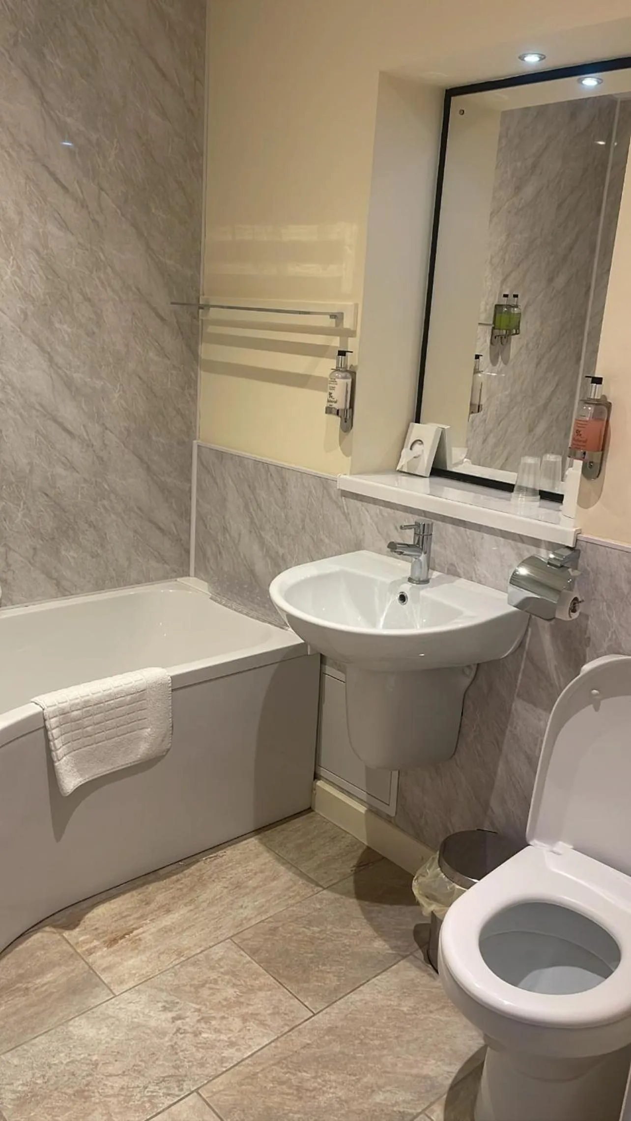 Shower in The Hedges Hotel