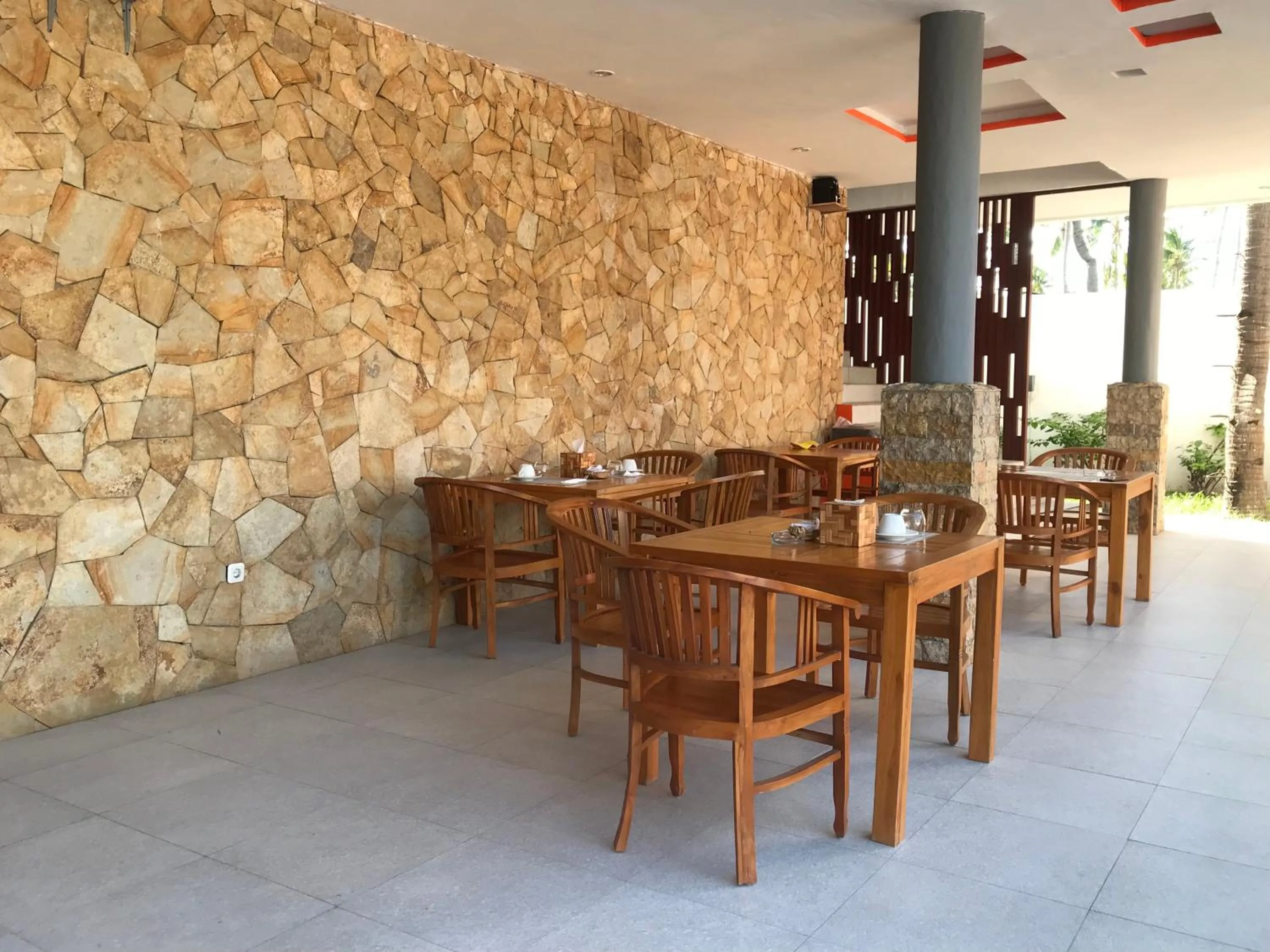 Restaurant/places to eat in Maza Soda Resort