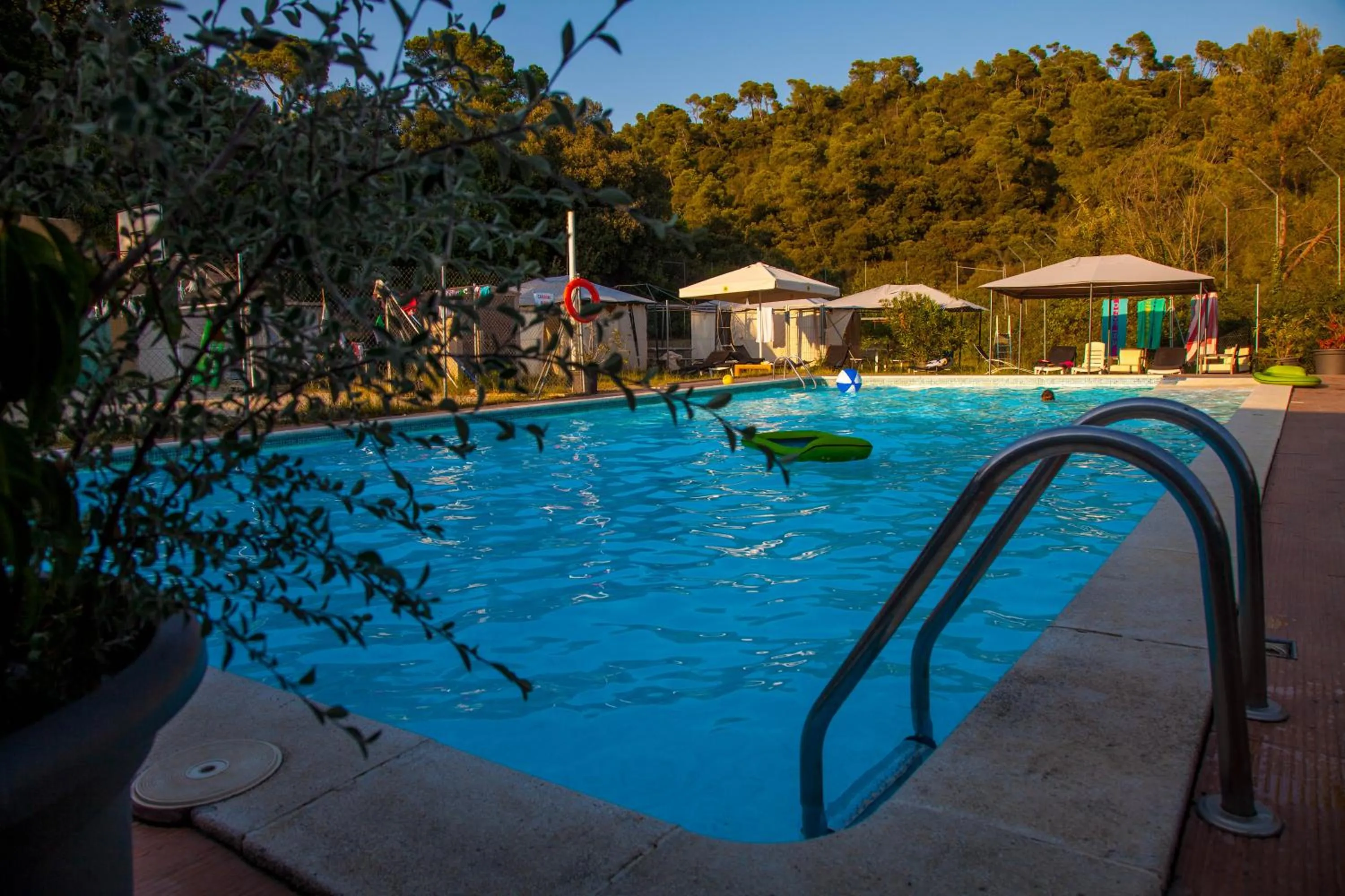 Swimming pool in Inout