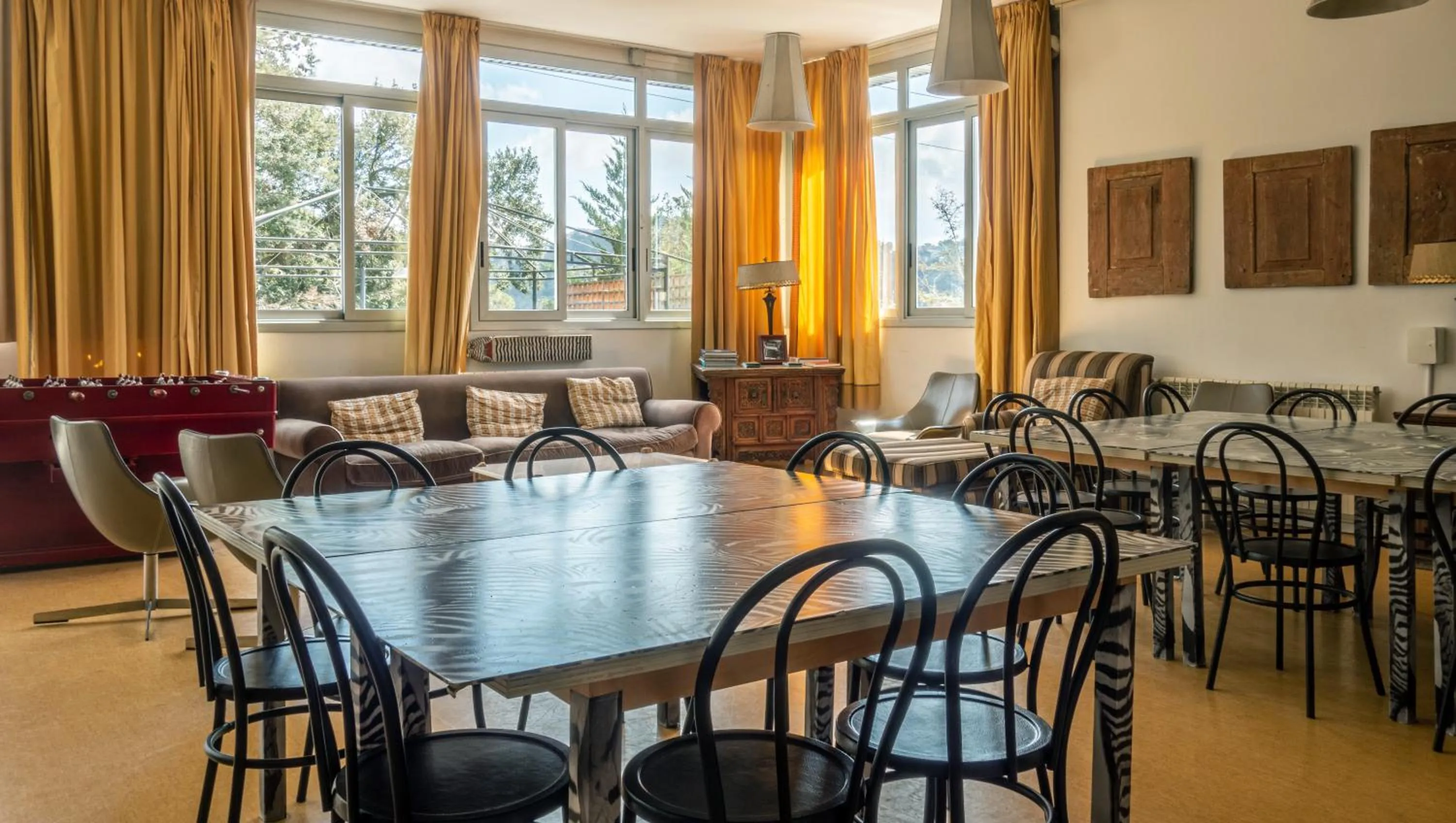 Communal lounge/ TV room in Inout