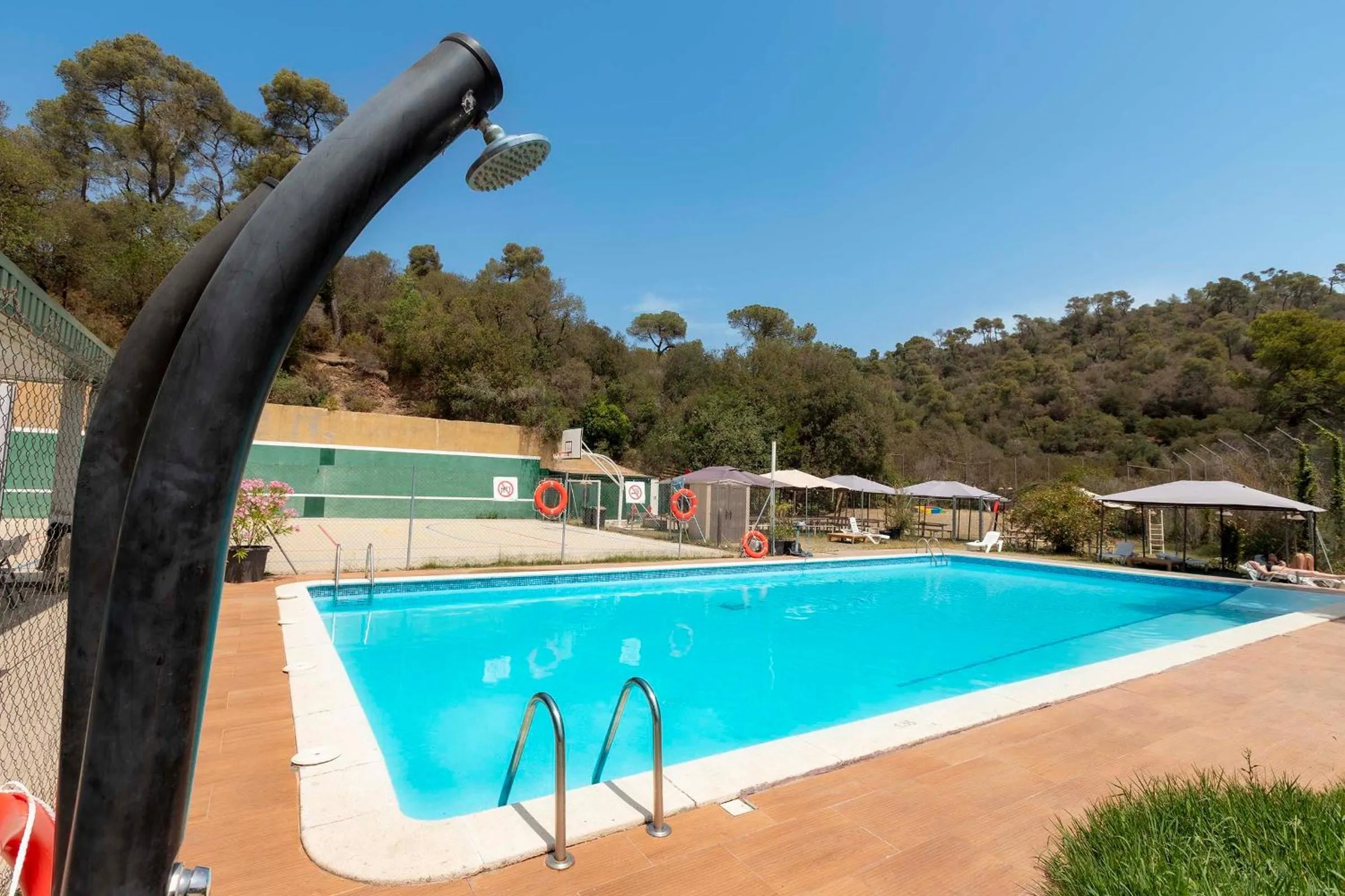 Swimming pool in Inout