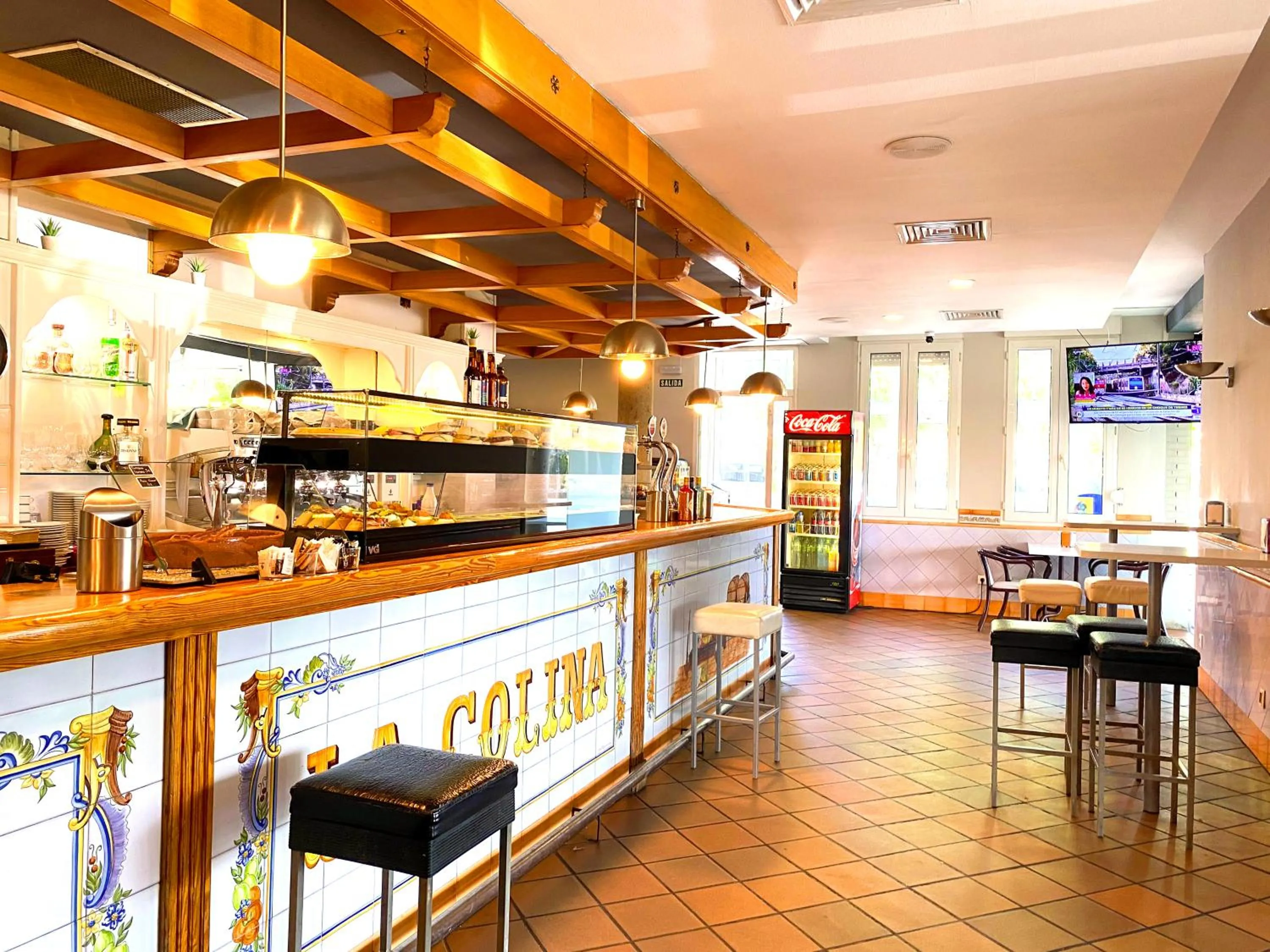 Restaurant/places to eat in Hotel La Colina