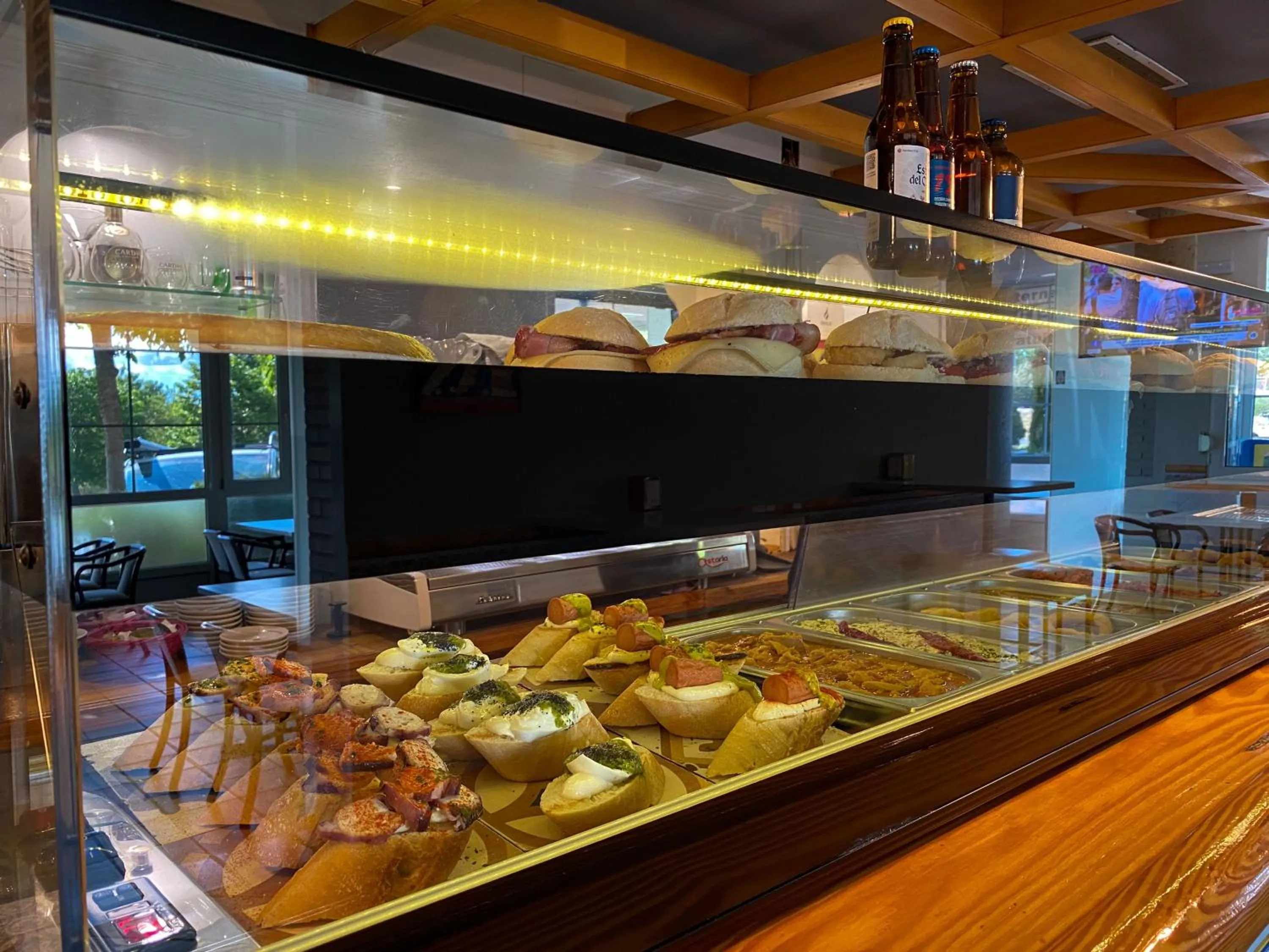 Food and drinks in Hotel La Colina