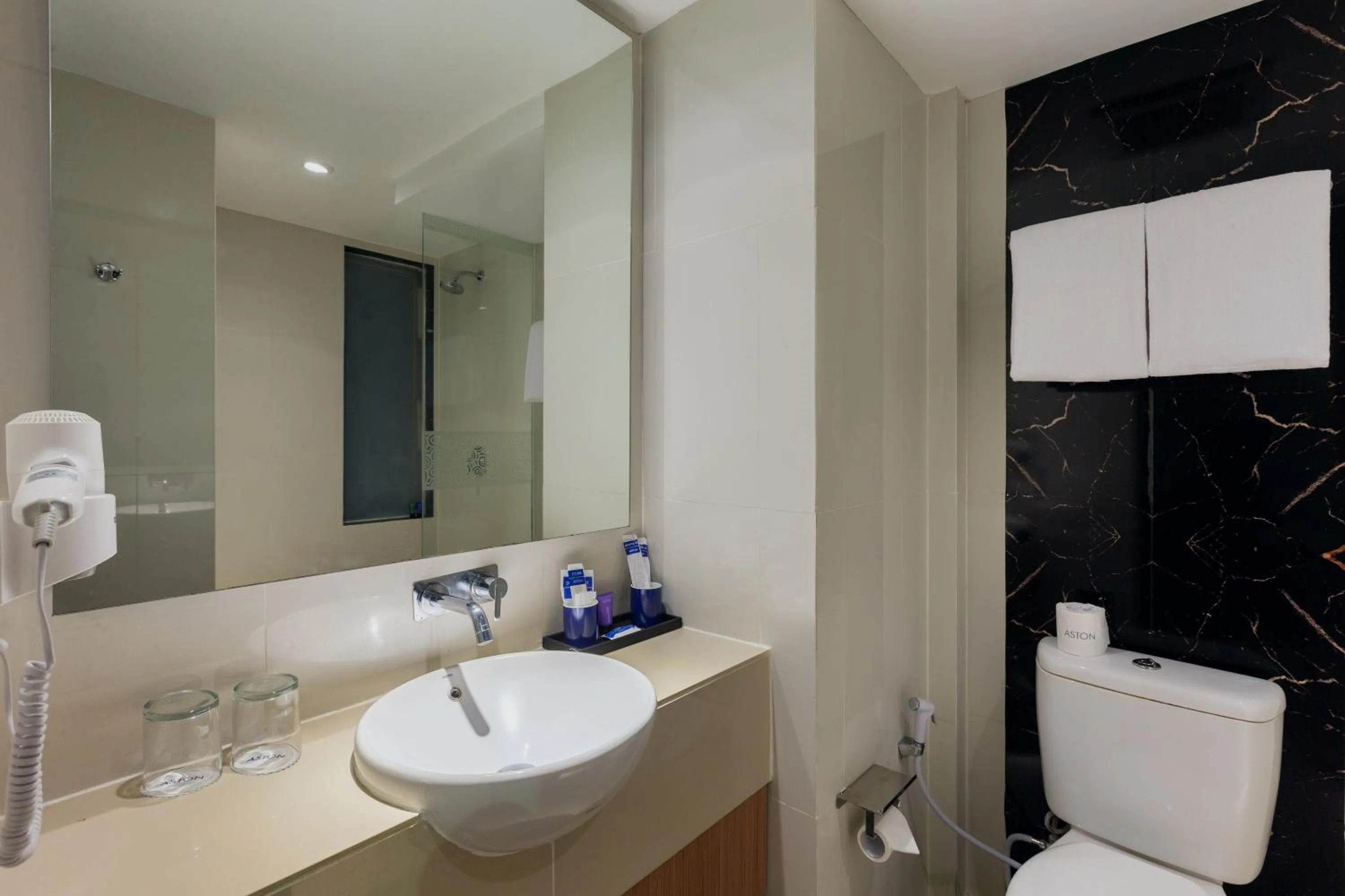 Bathroom in Aston Inn Cilacap