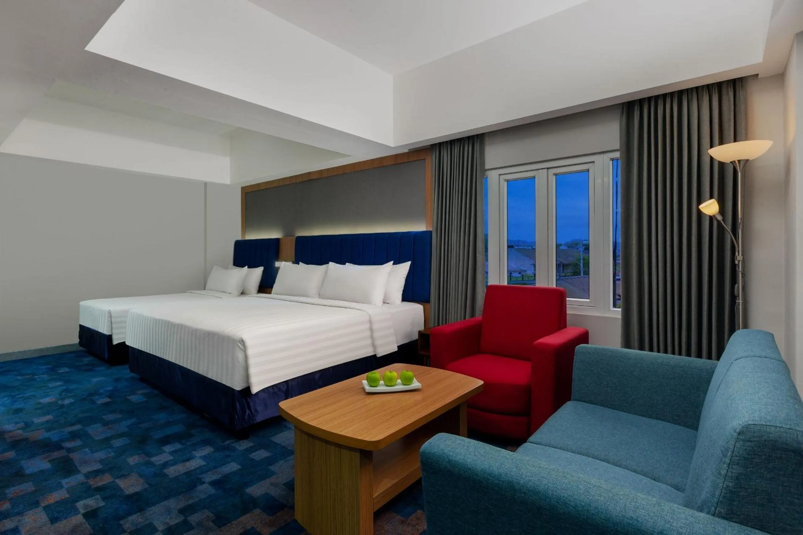 Bedroom, Bed in Aston Inn Cilacap