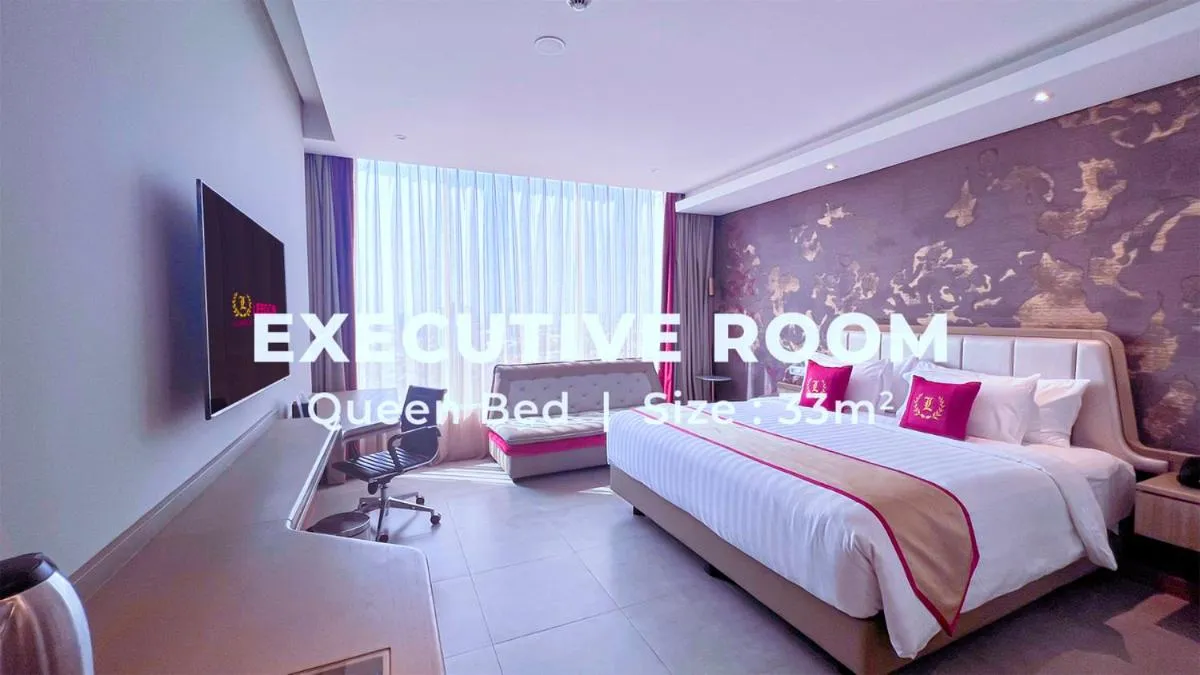 Bed in Leedon Hotel & Suites Surabaya