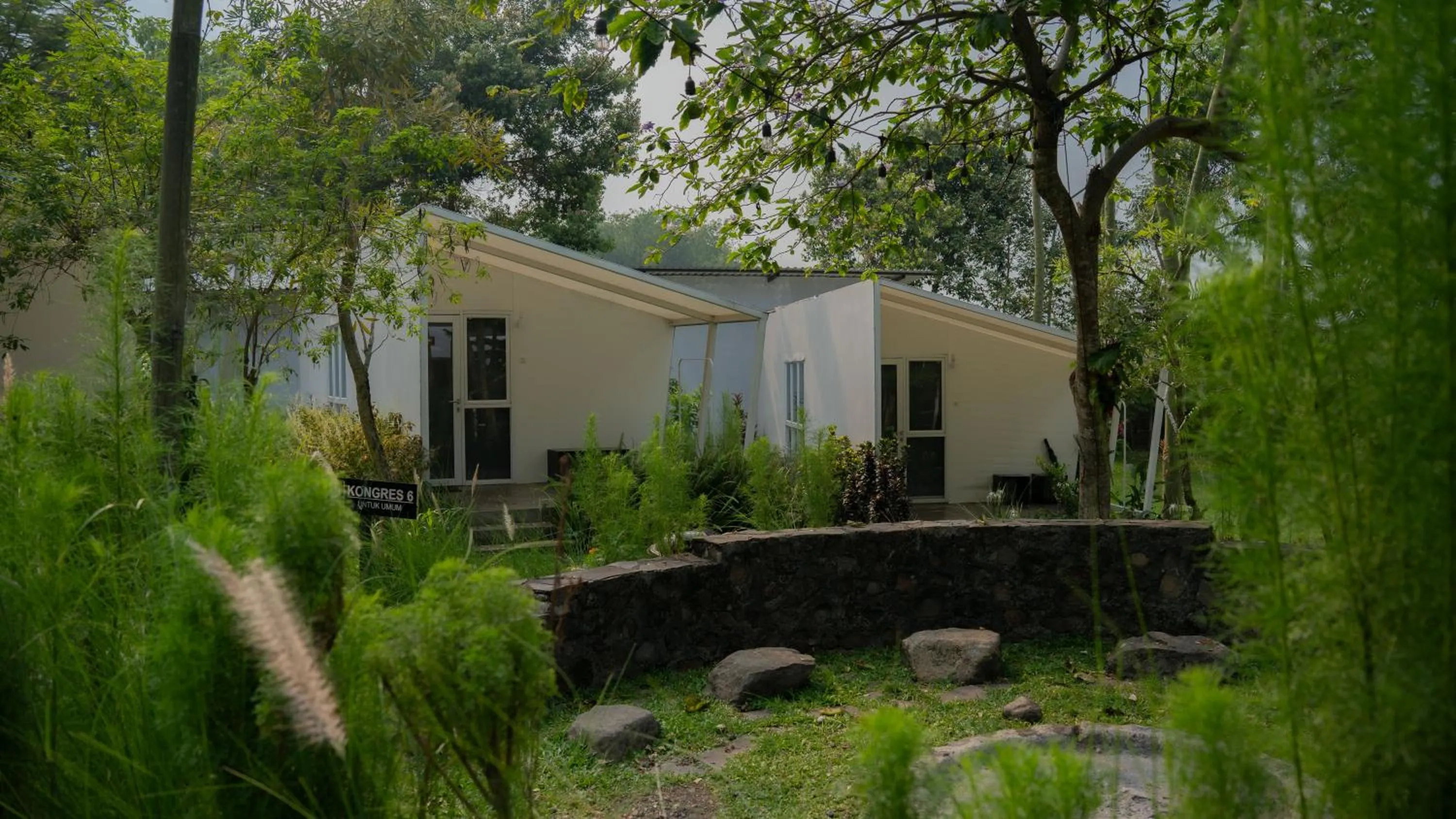 Property building in Leuweung Geledegan Ecoldge