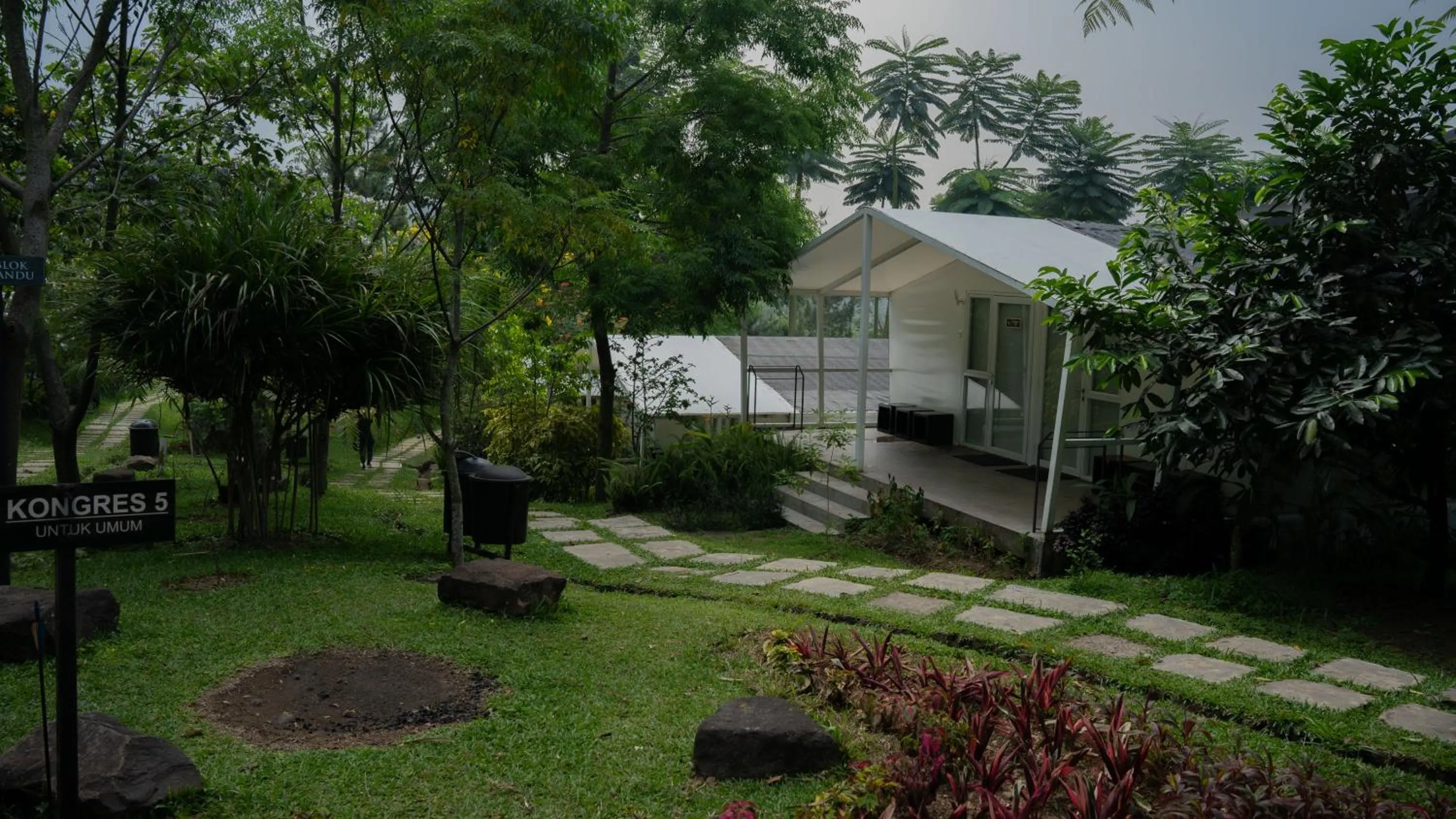 Property building in Leuweung Geledegan Ecoldge