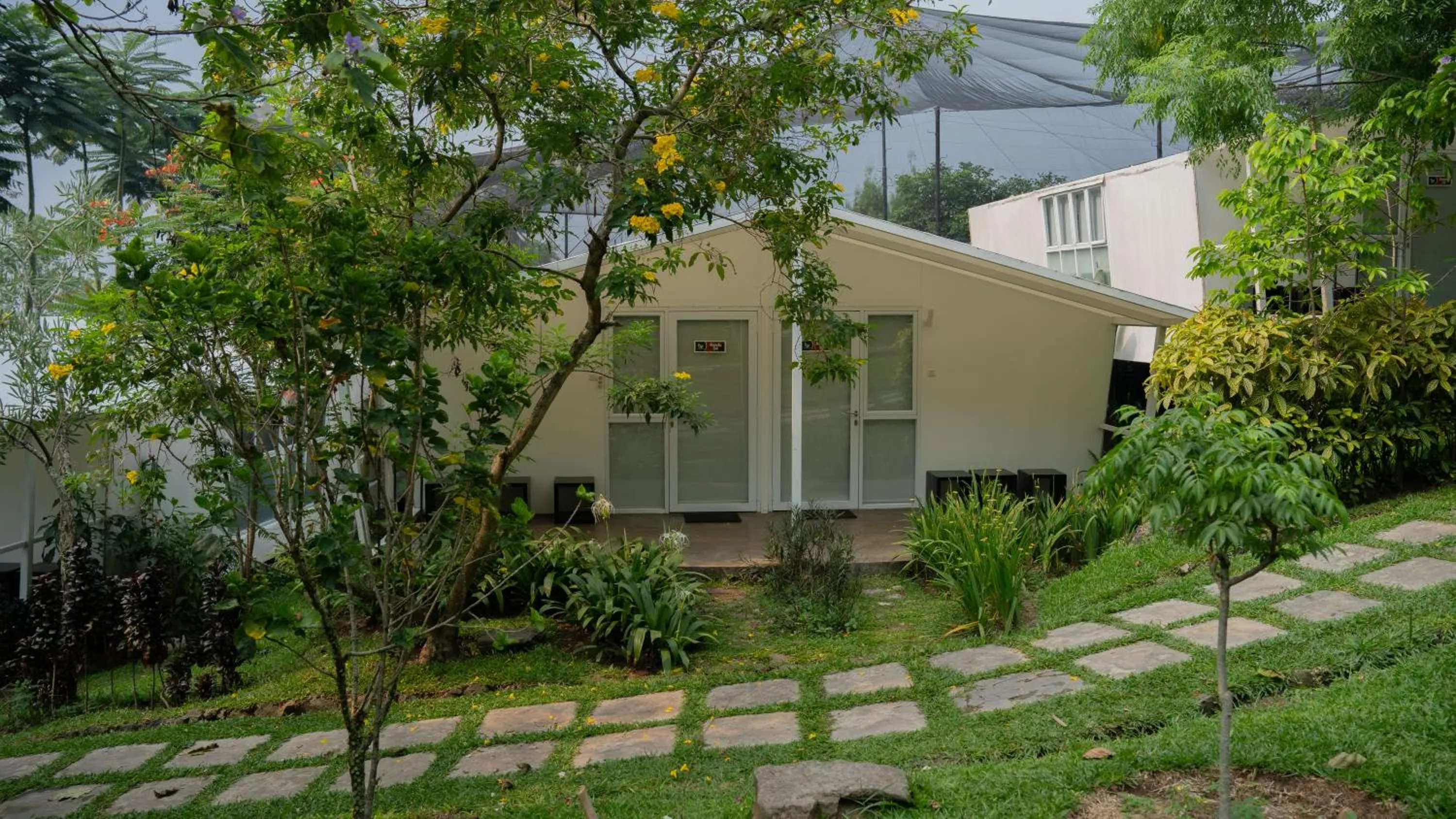 Property building in Leuweung Geledegan Ecoldge