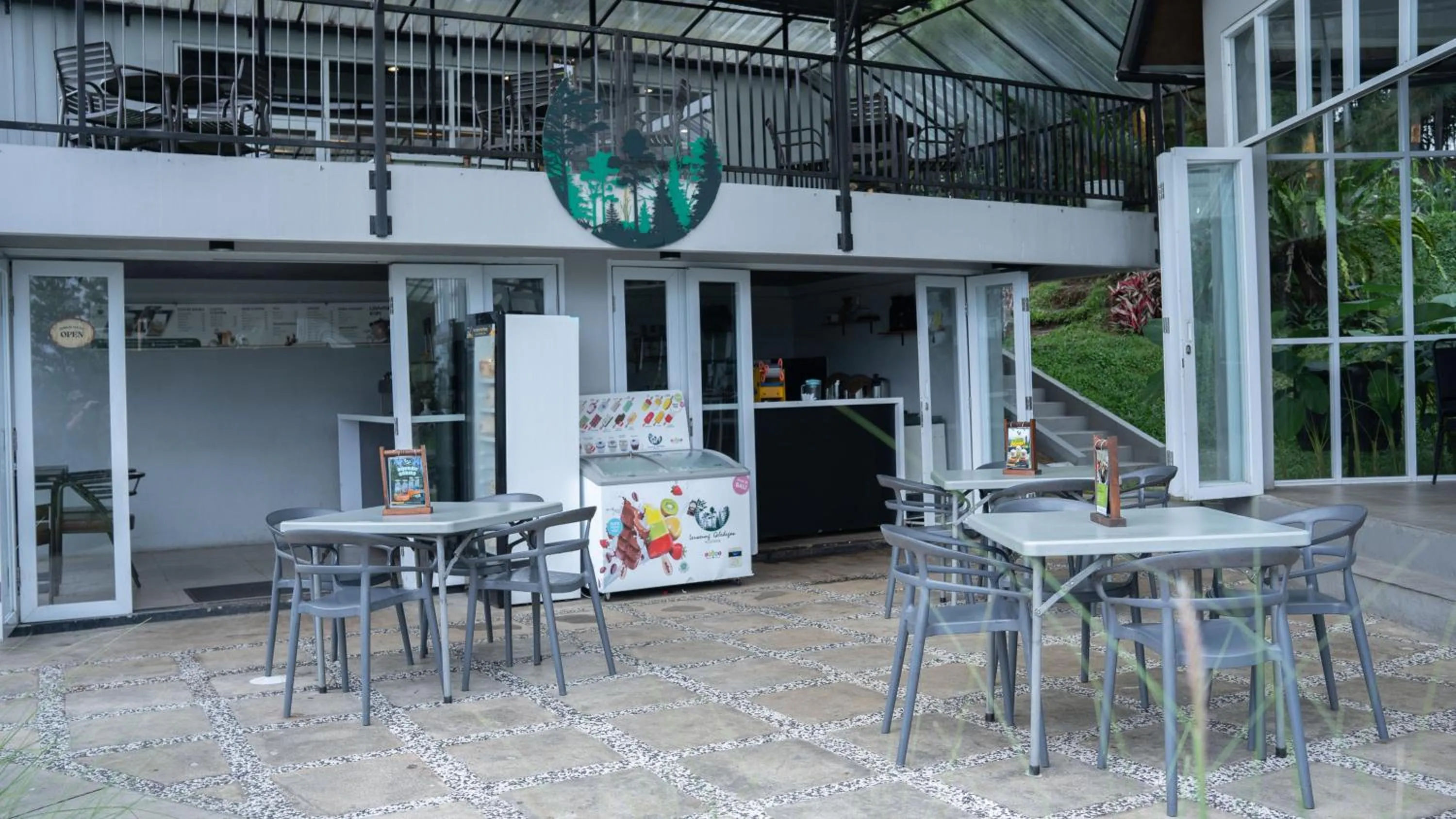 Patio in Leuweung Geledegan Ecoldge