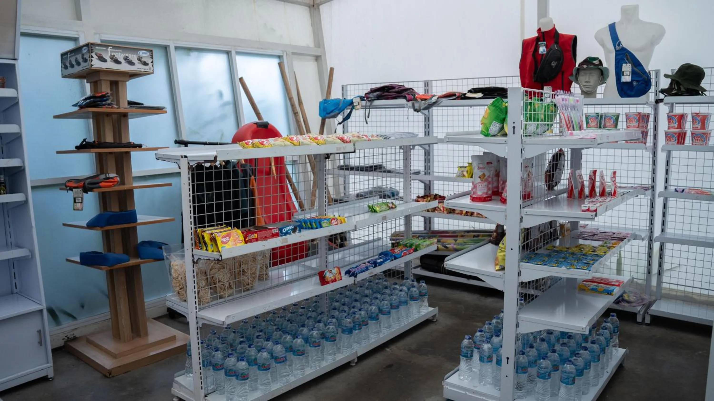 On-site shops in Leuweung Geledegan Ecoldge